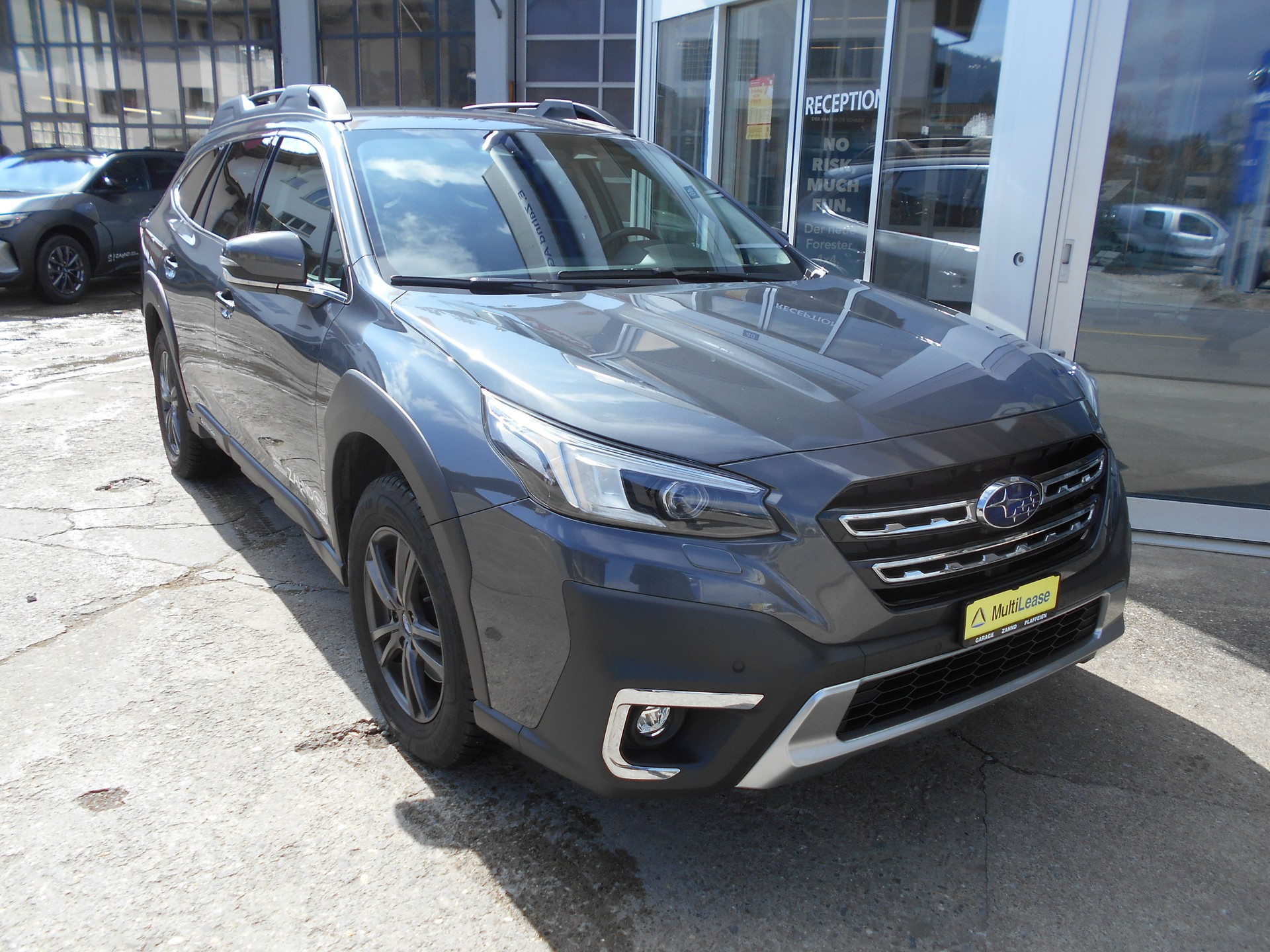 SUBARU Outback 2.5i Swiss Plus AWD Lineartronic-image-3