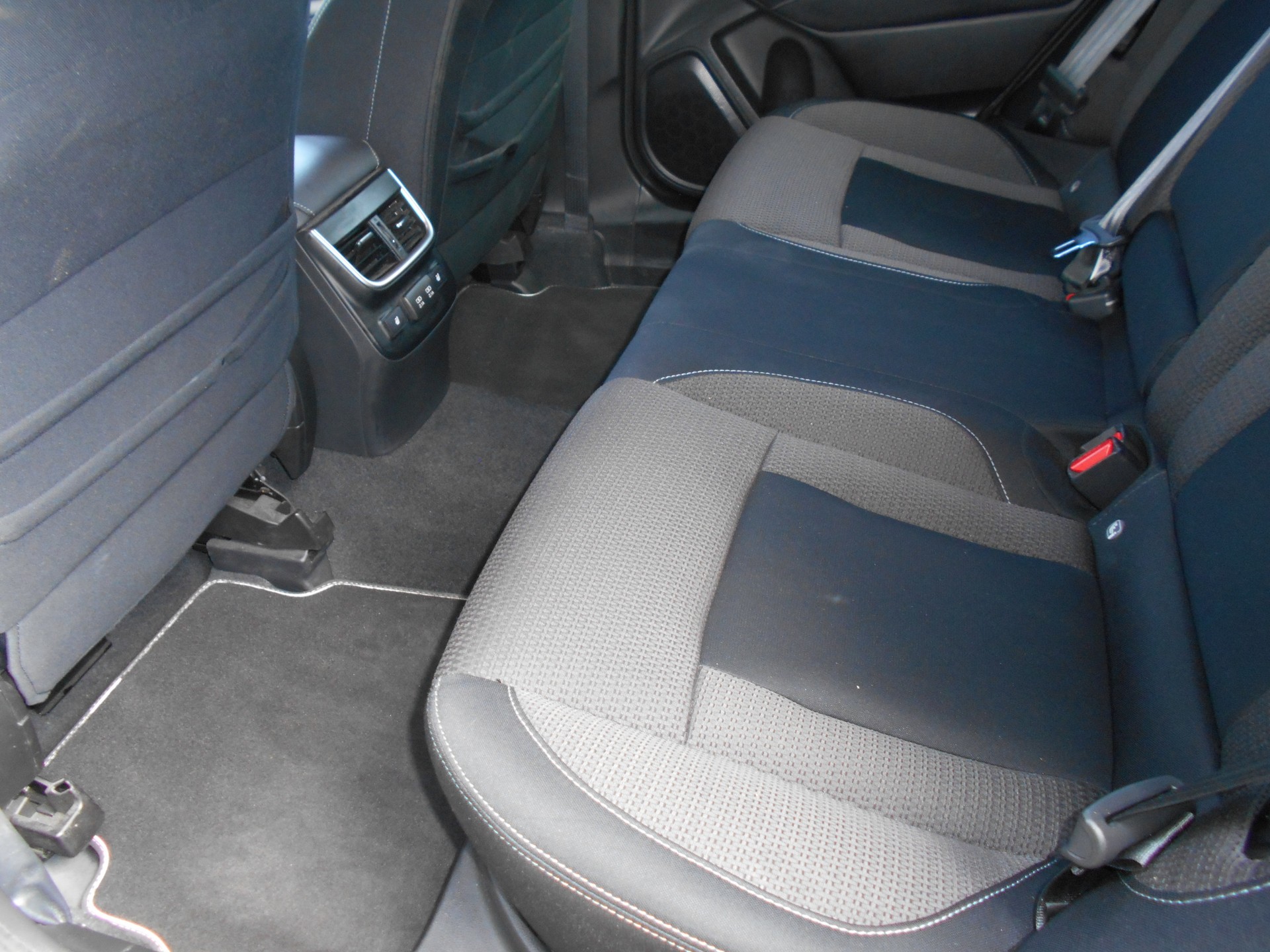 SUBARU Outback 2.5i Swiss Plus AWD Lineartronic-image-9