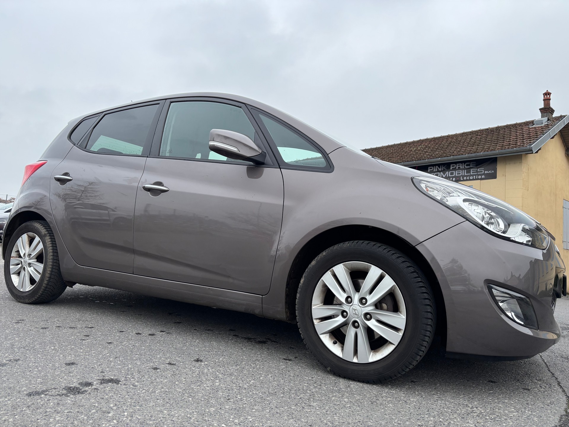 HYUNDAI iX20 1.6 Style Automatic-image-2