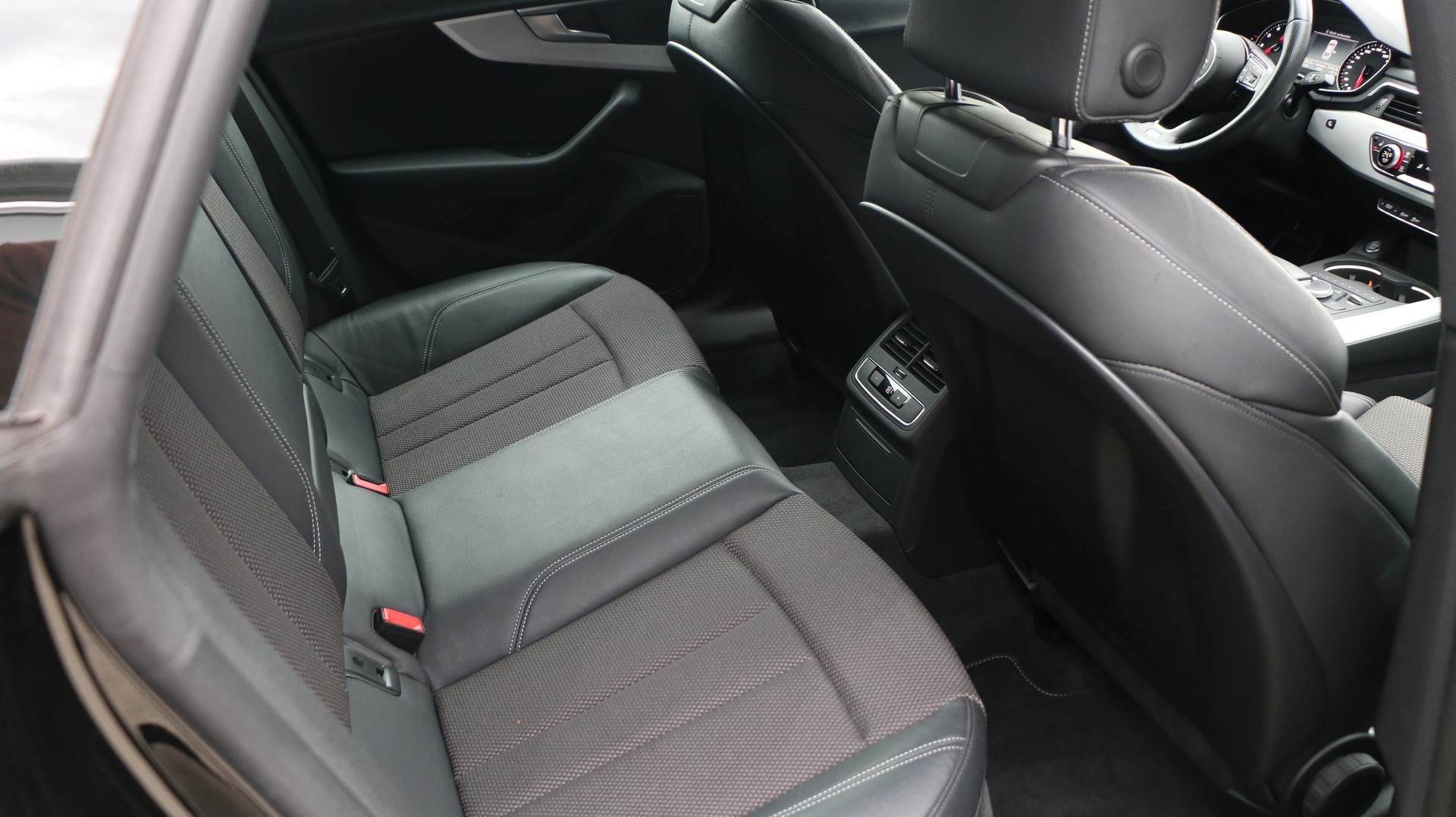 AUDI A5 Sportback 2.0 TFSI S quattro-image-23