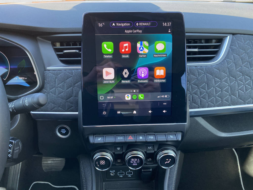 RENAULT Zoe E-Tech electric iconic R135-image-9