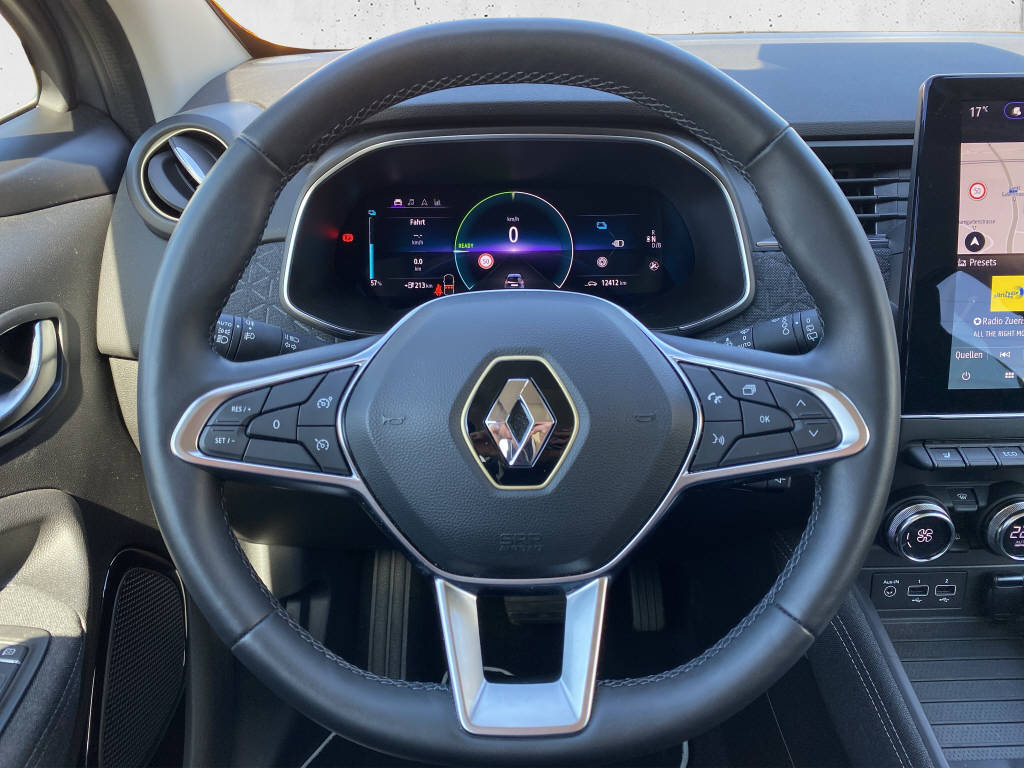 RENAULT Zoe E-Tech electric iconic R135-image-7