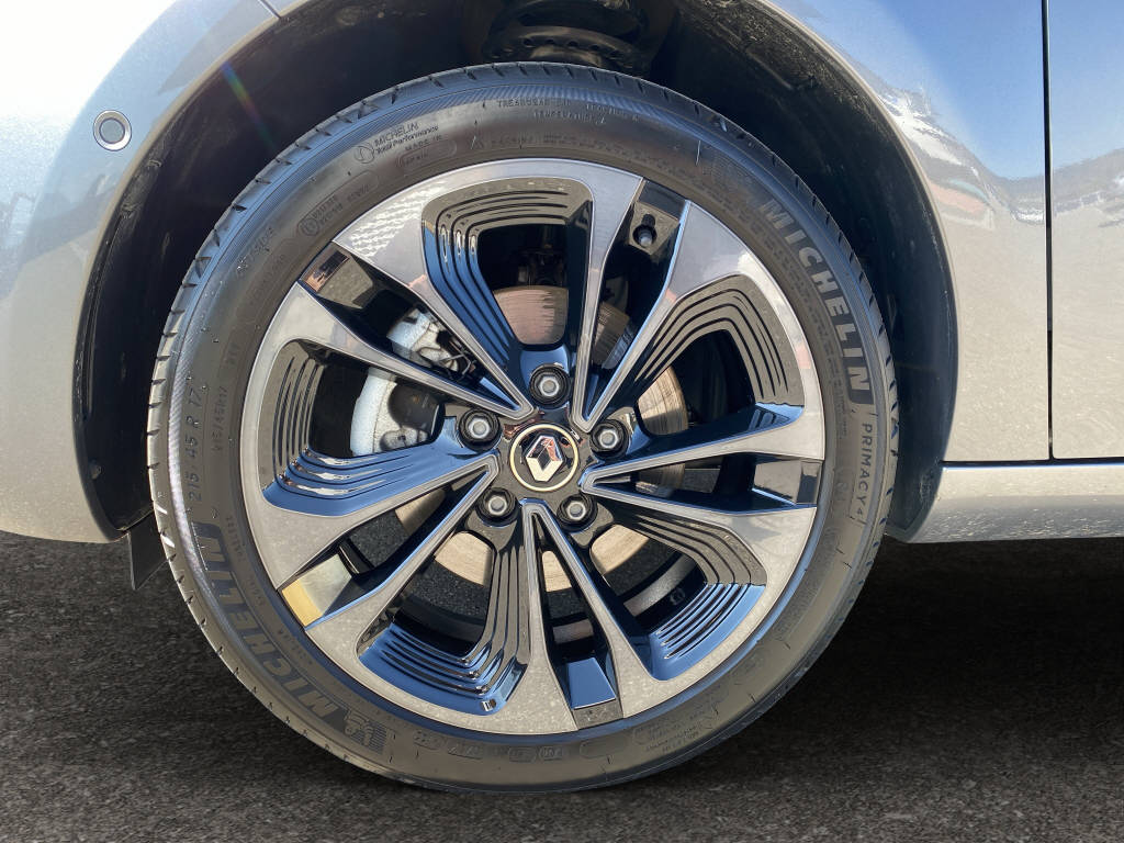 RENAULT Zoe E-Tech electric iconic R135-image-15