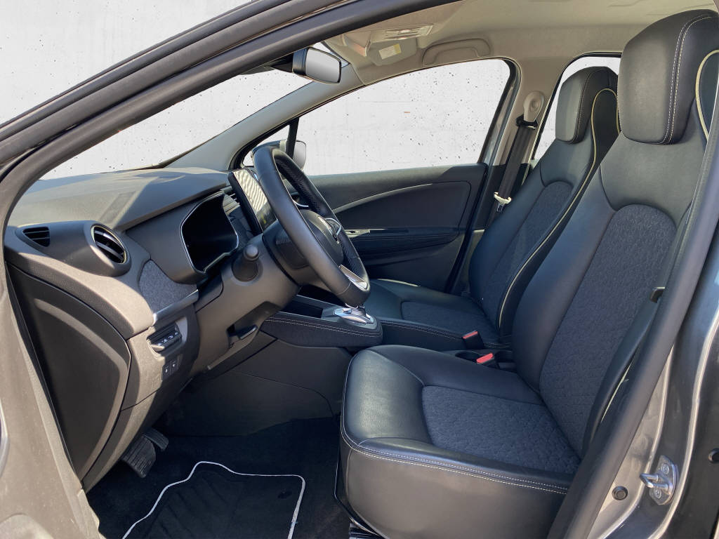 RENAULT Zoe E-Tech electric iconic R135-image-11
