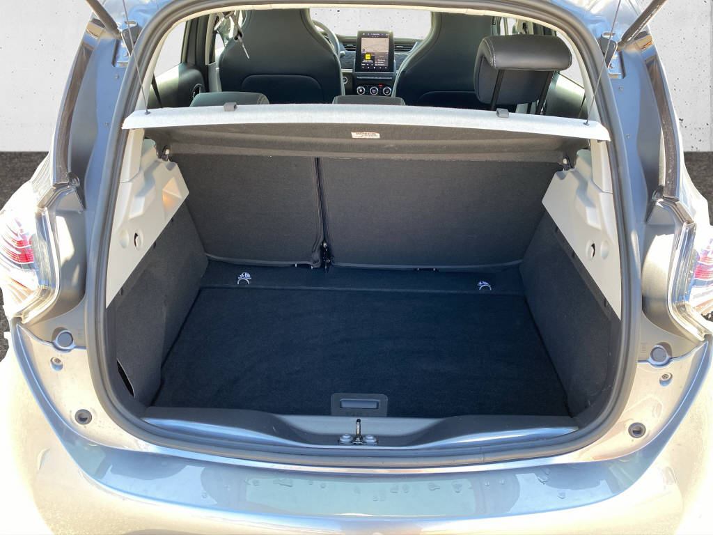 RENAULT Zoe E-Tech electric iconic R135-image-13