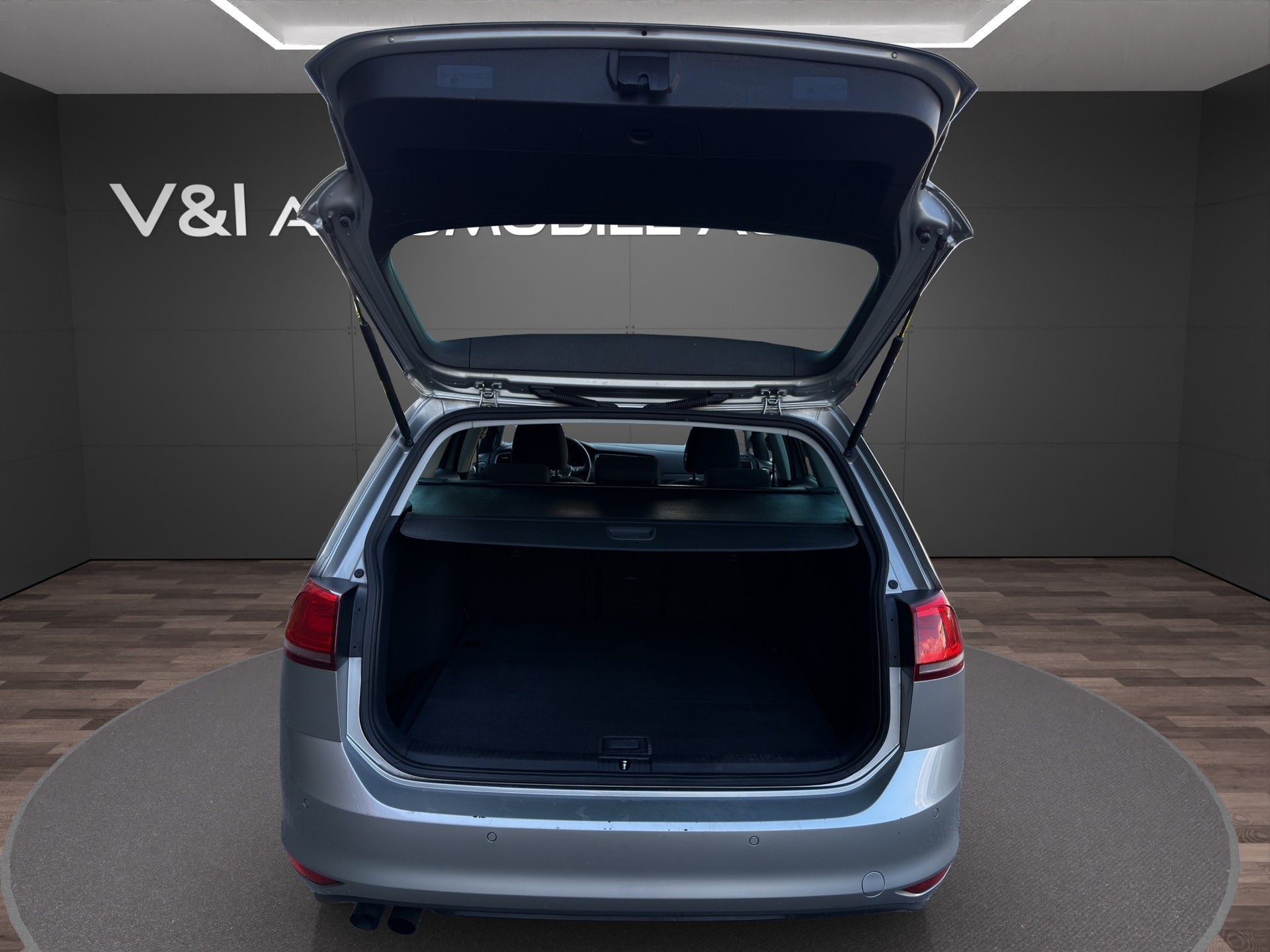 VW Golf Variant 1.4 TSI Comfortline DSG-image-22