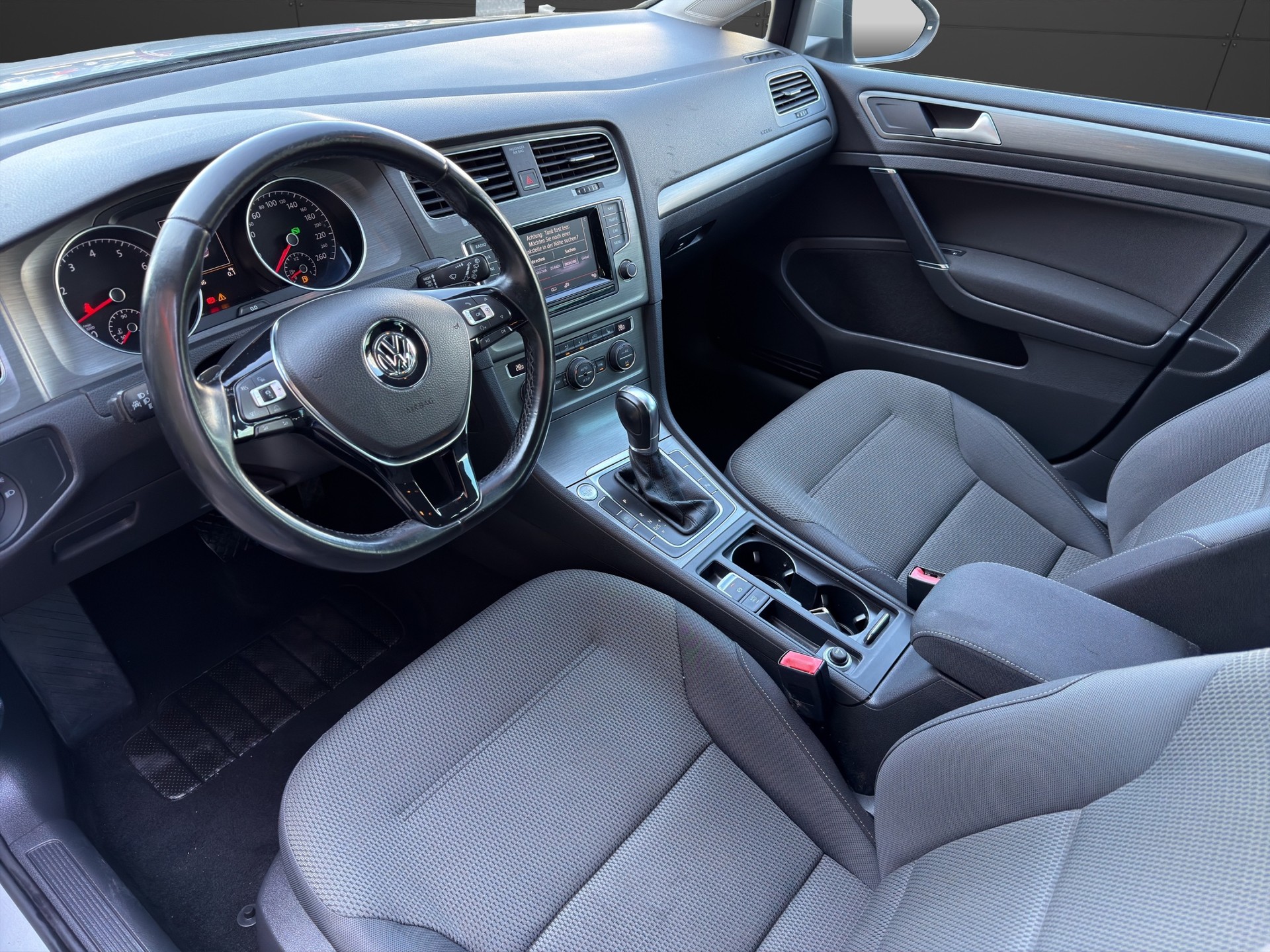 VW Golf Variant 1.4 TSI Comfortline DSG-image-9