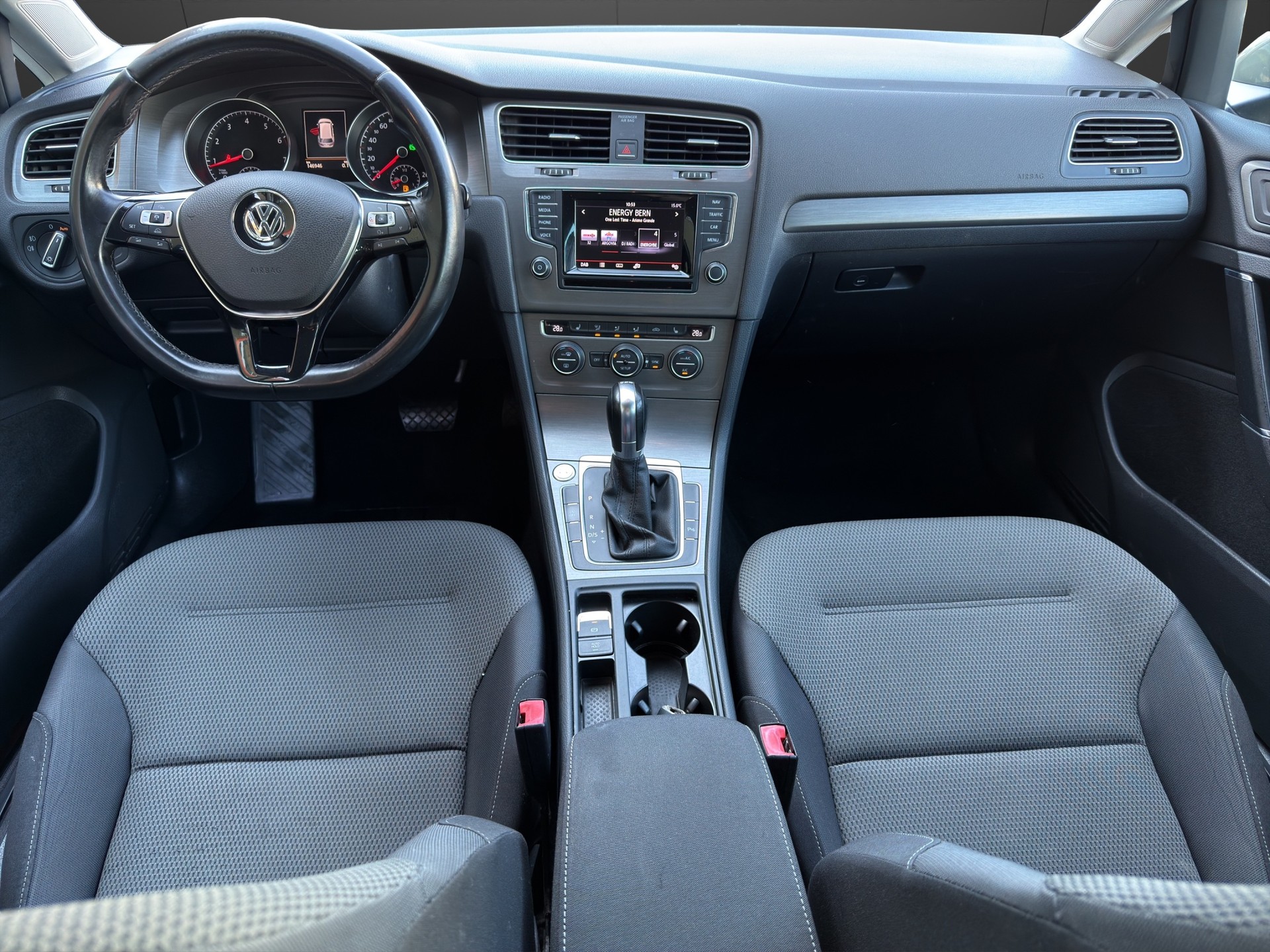 VW Golf Variant 1.4 TSI Comfortline DSG-image-10