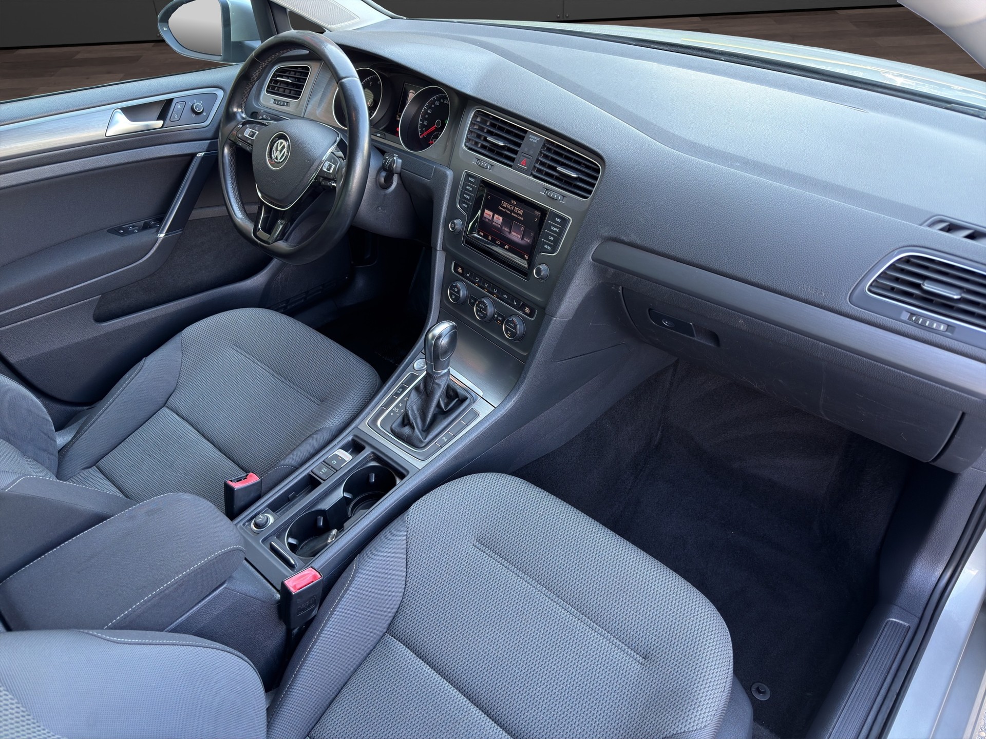 VW Golf Variant 1.4 TSI Comfortline DSG-image-18