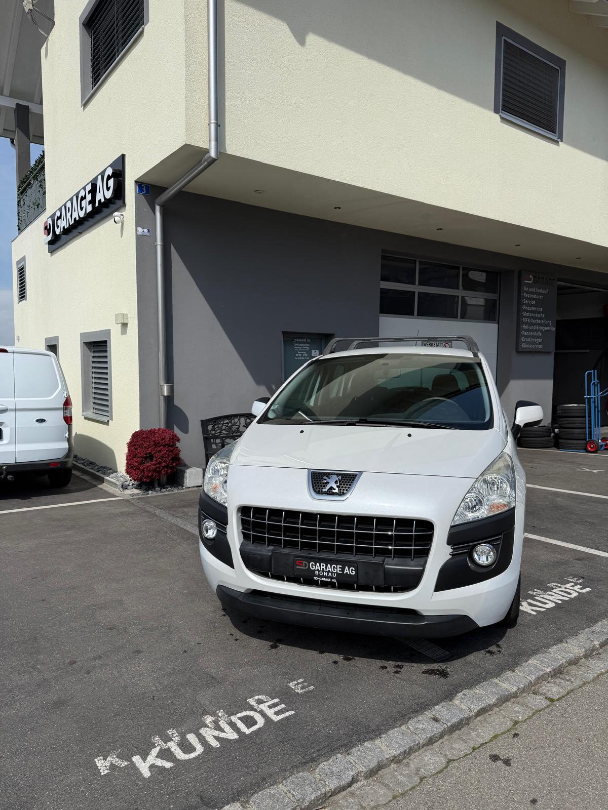 PEUGEOT 3008 1.6 HDI Sport EGS6-image-11