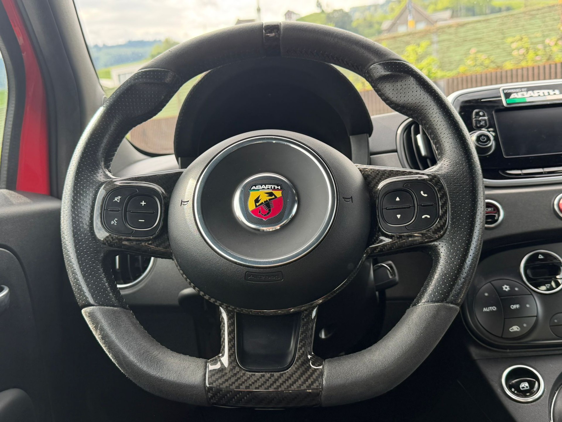 FIAT 595 1.4 16V Turbo Abarth Competition Red&Black Selenia Edition (3of3)-image-10