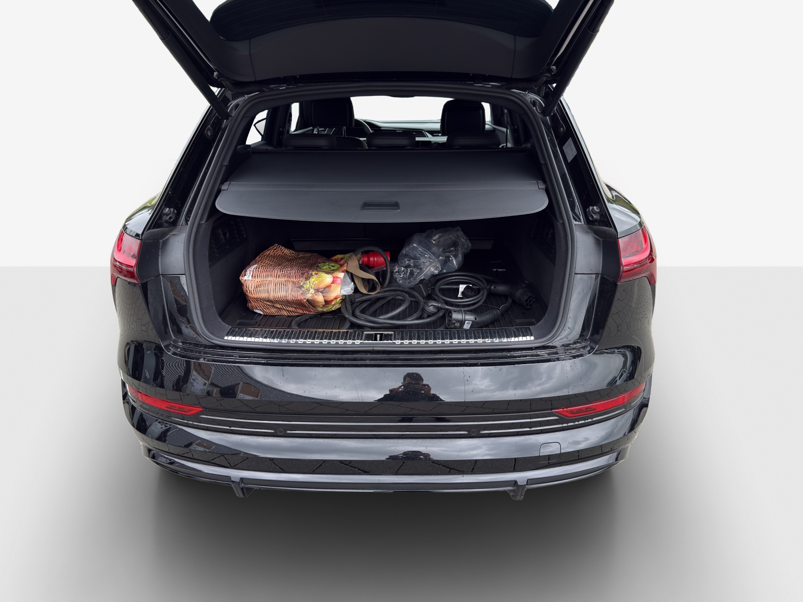 AUDI e-tron S quattro-image-13