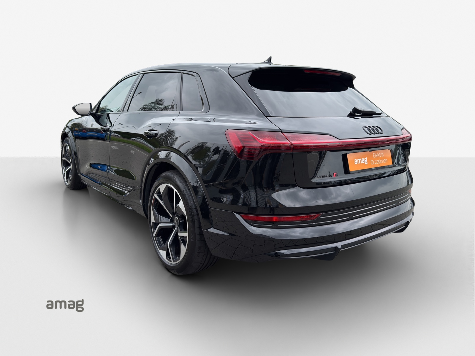 AUDI e-tron S quattro-image-2