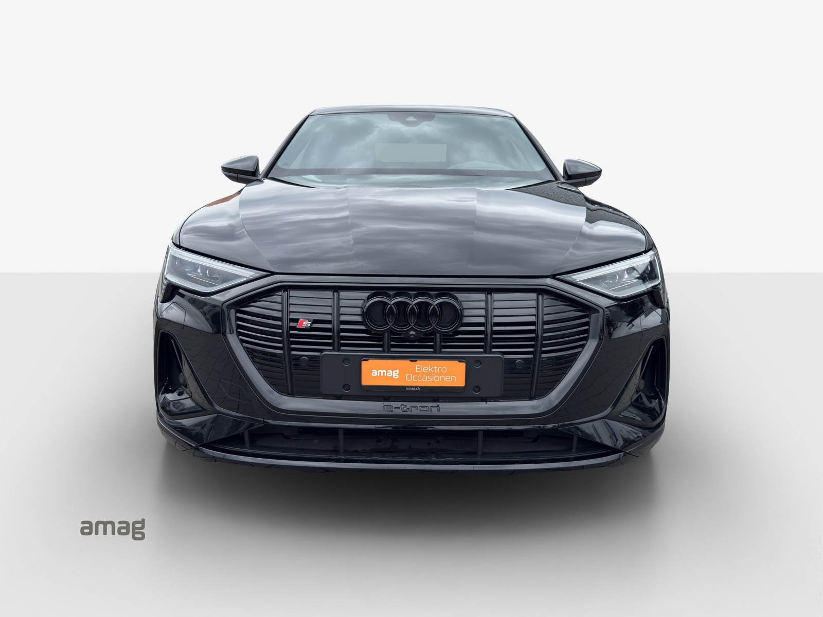 AUDI e-tron S quattro-image-7