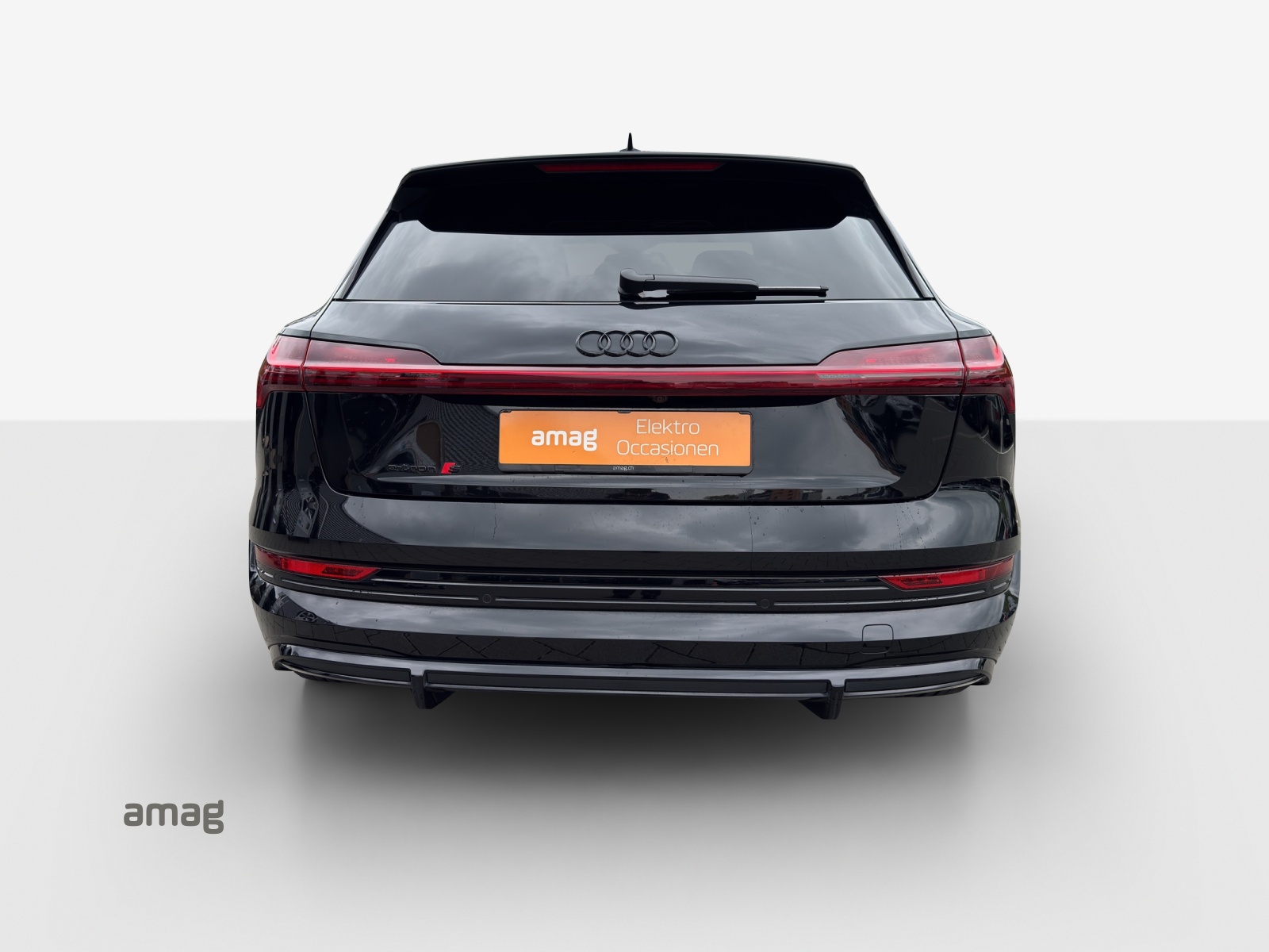 AUDI e-tron S quattro-image-4
