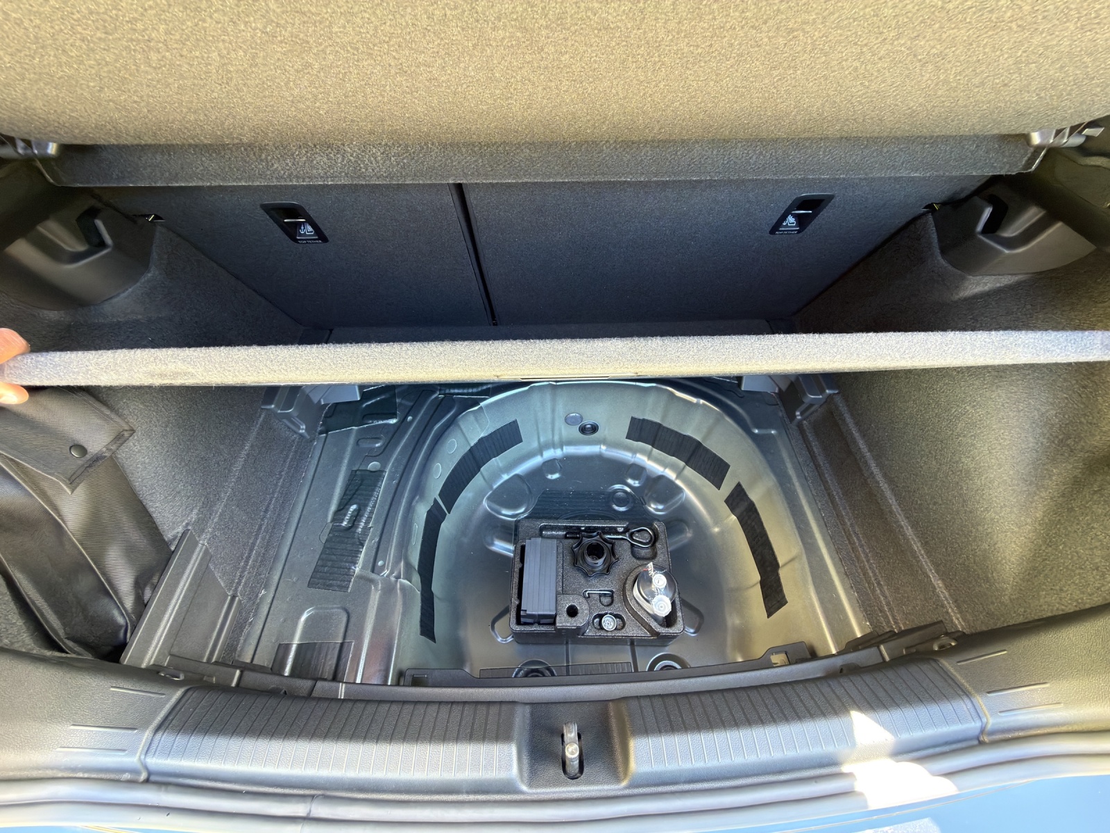 VW Polo 1.0 TSI Basis-image-13