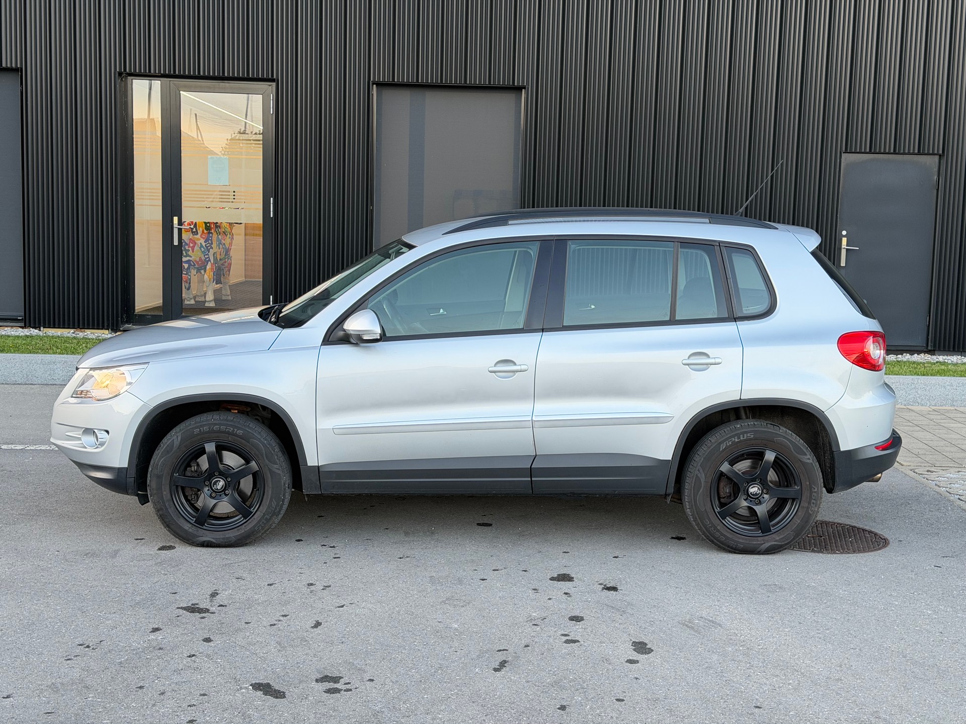 VW Tiguan 2.0 TSI Track&Field Tiptronic-image-3