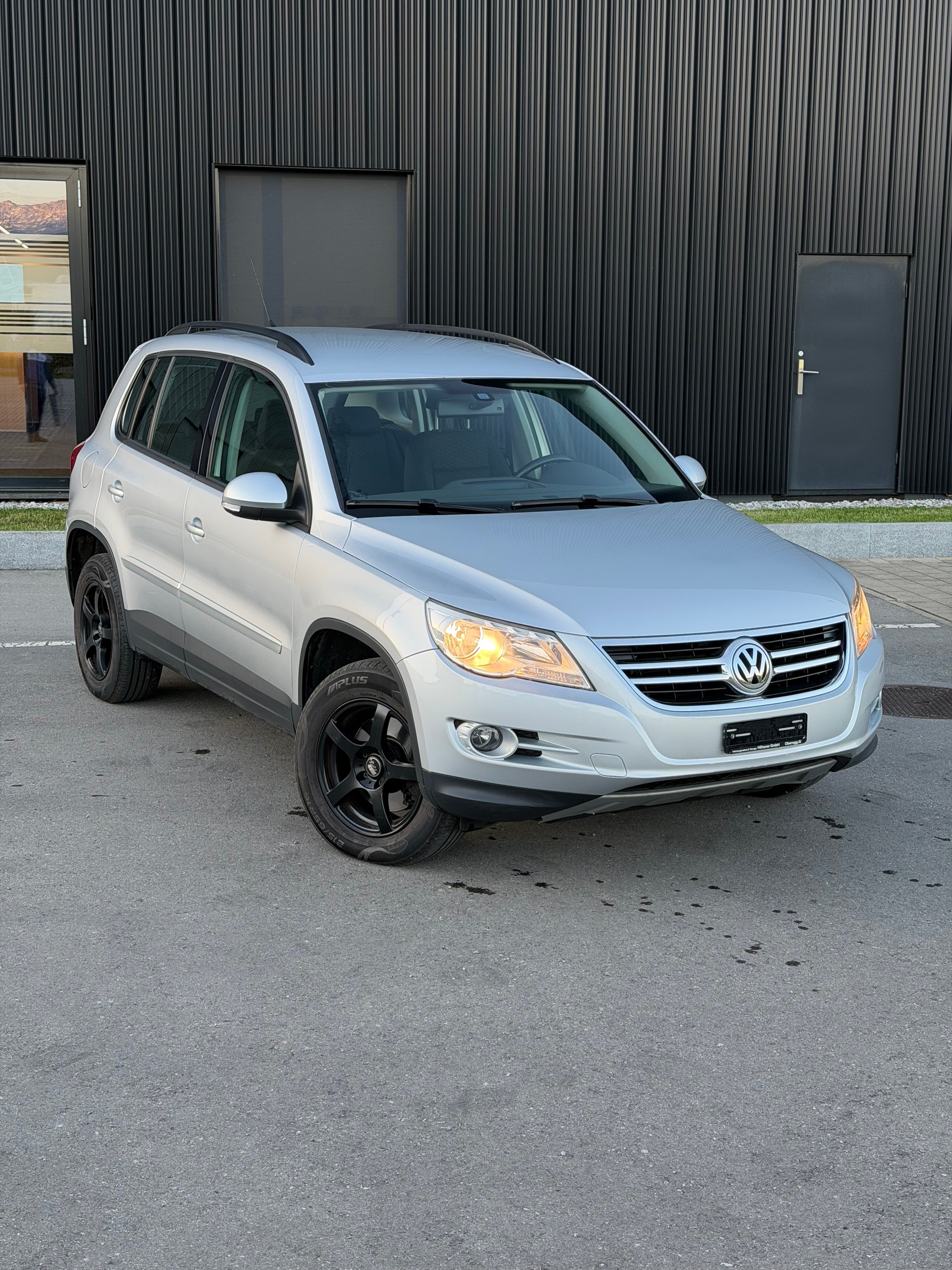 VW Tiguan 2.0 TSI Track&Field Tiptronic-image-0