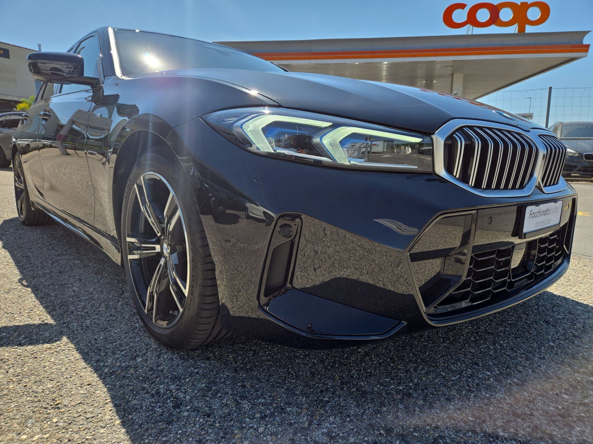 BMW 320d xDrive 48V Steptronic M Sport-image-17