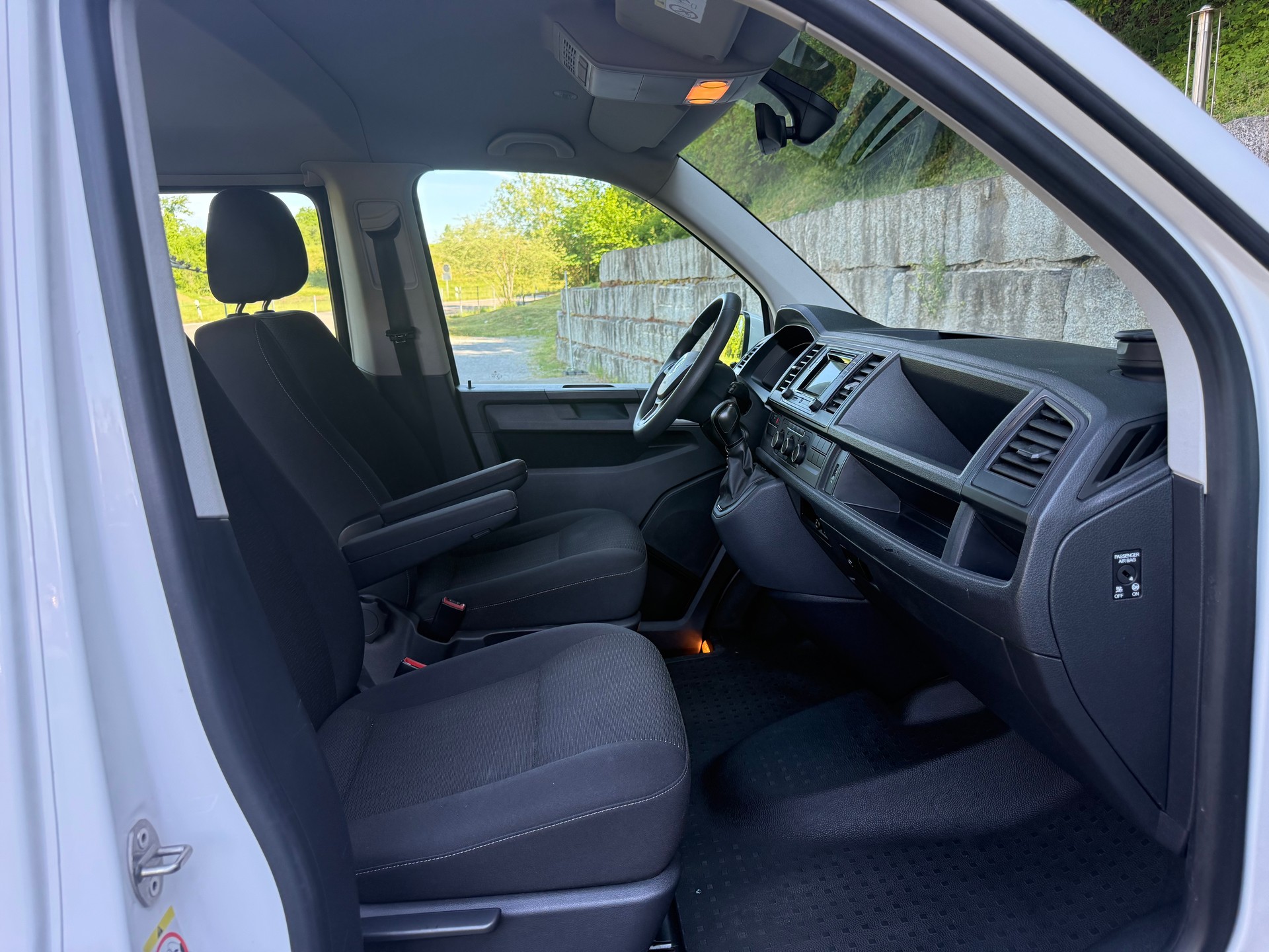 VW T6 2.0 TDI DSG Caravelle-image-6