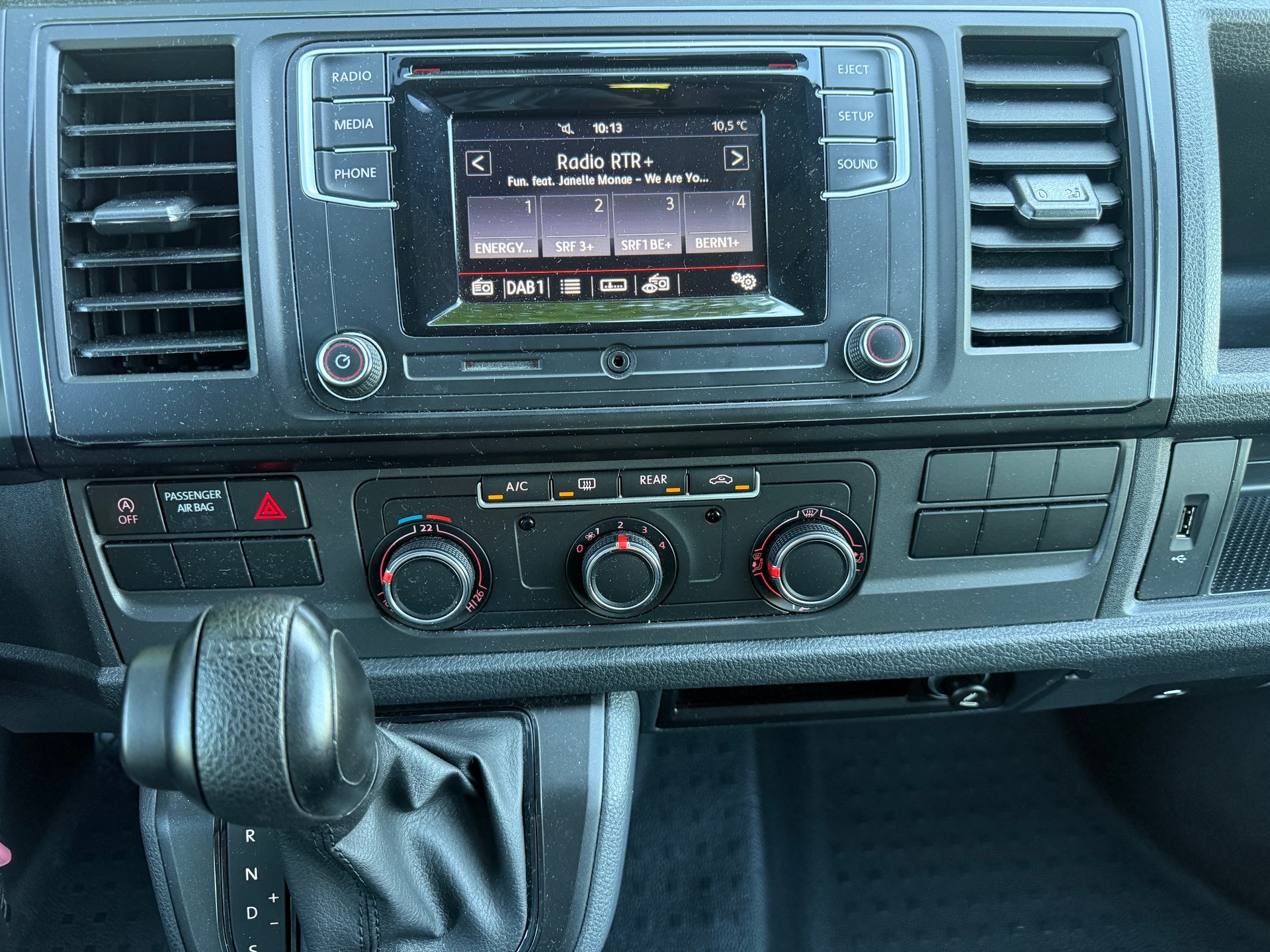 VW T6 2.0 TDI DSG Caravelle-image-10