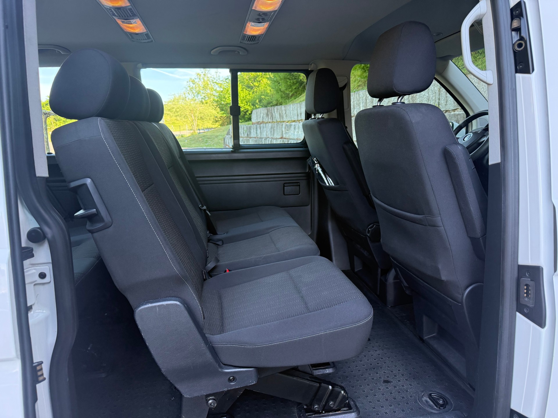 VW T6 2.0 TDI DSG Caravelle-image-8