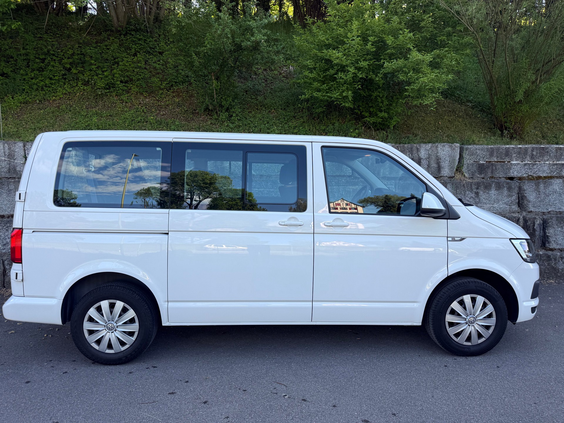 VW T6 2.0 TDI DSG Caravelle-image-12