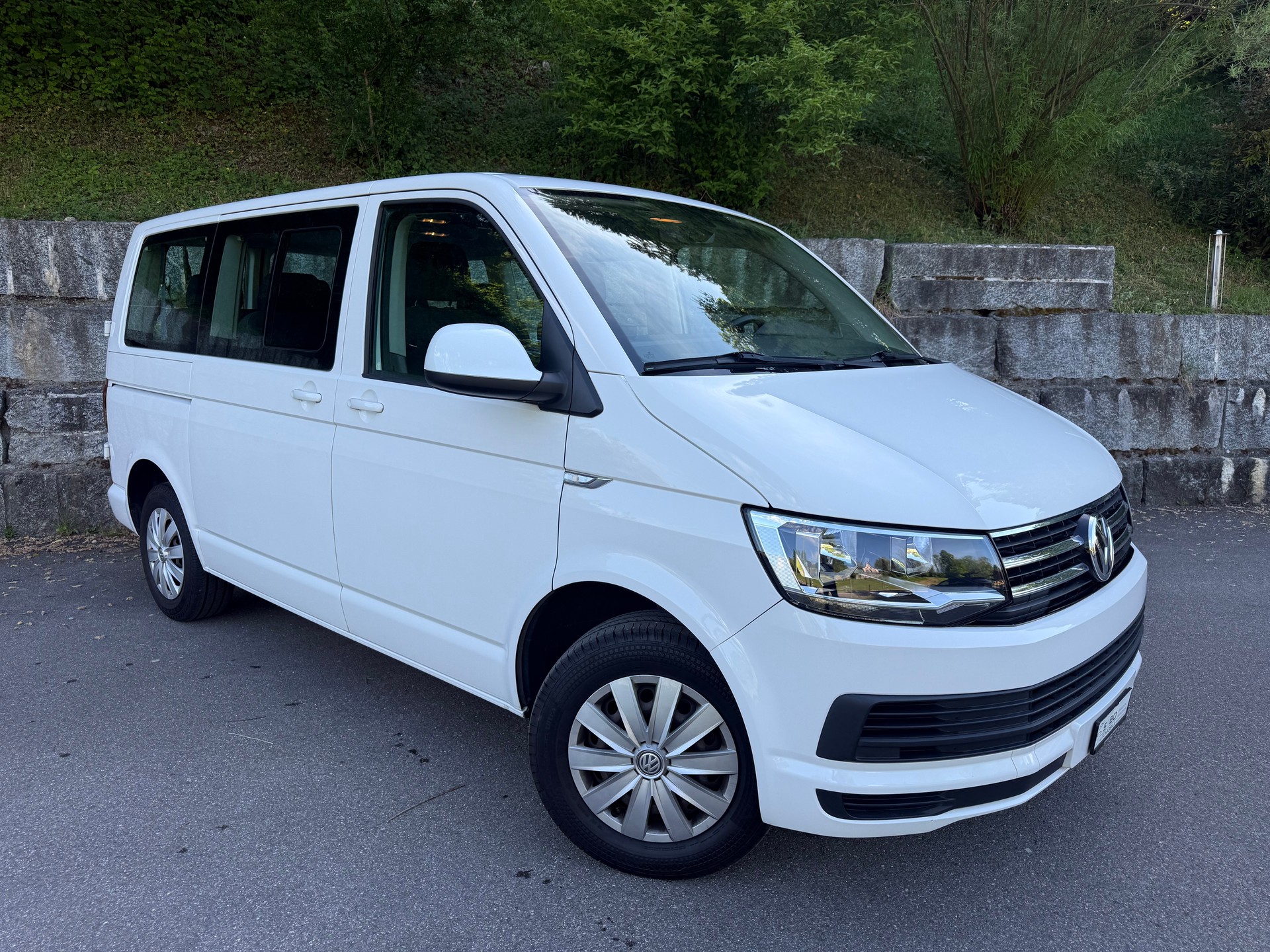 VW T6 2.0 TDI DSG Caravelle-image-1