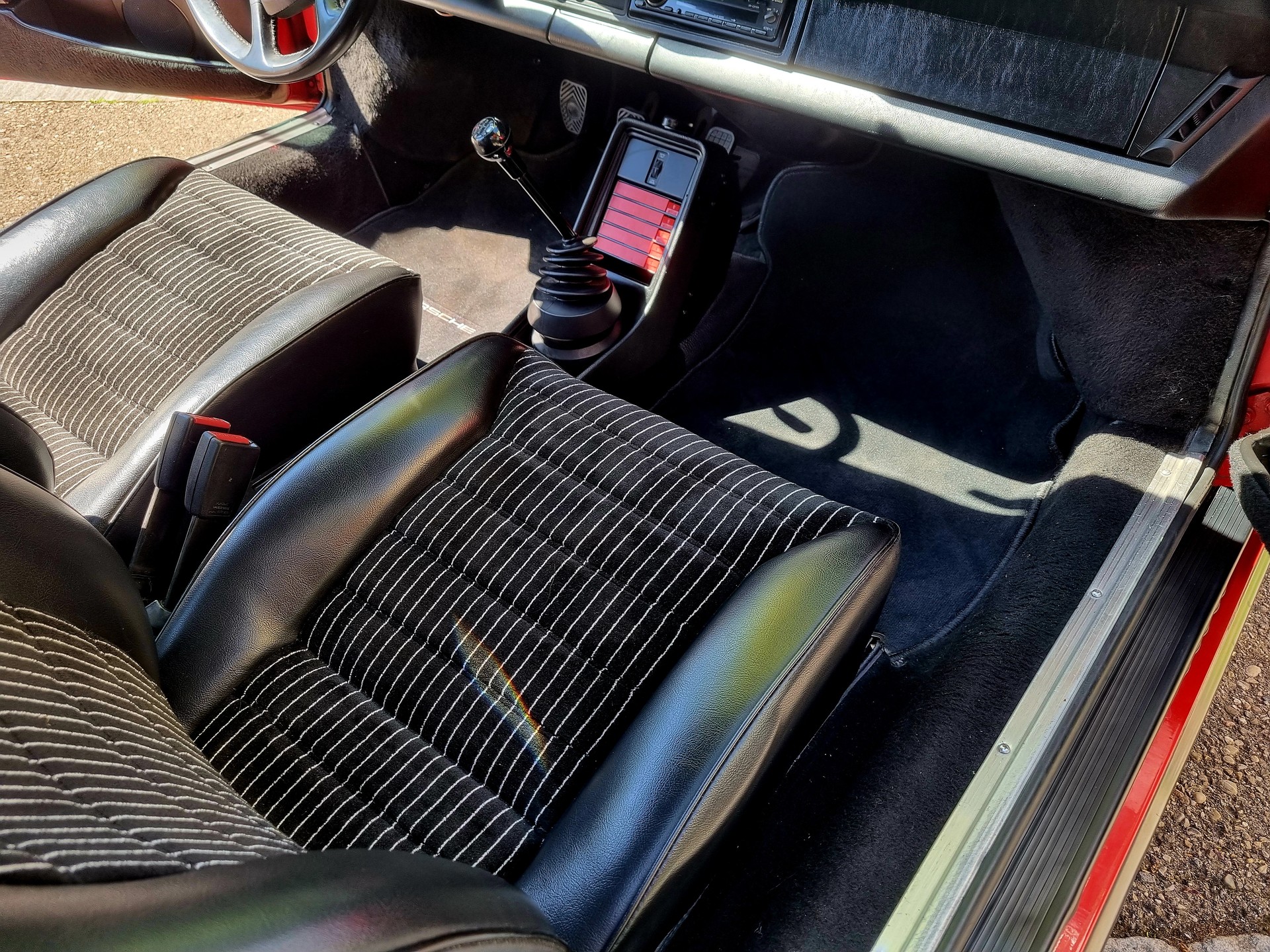 PORSCHE 911 3.2 Carrera Targa (Veteran)-image-13