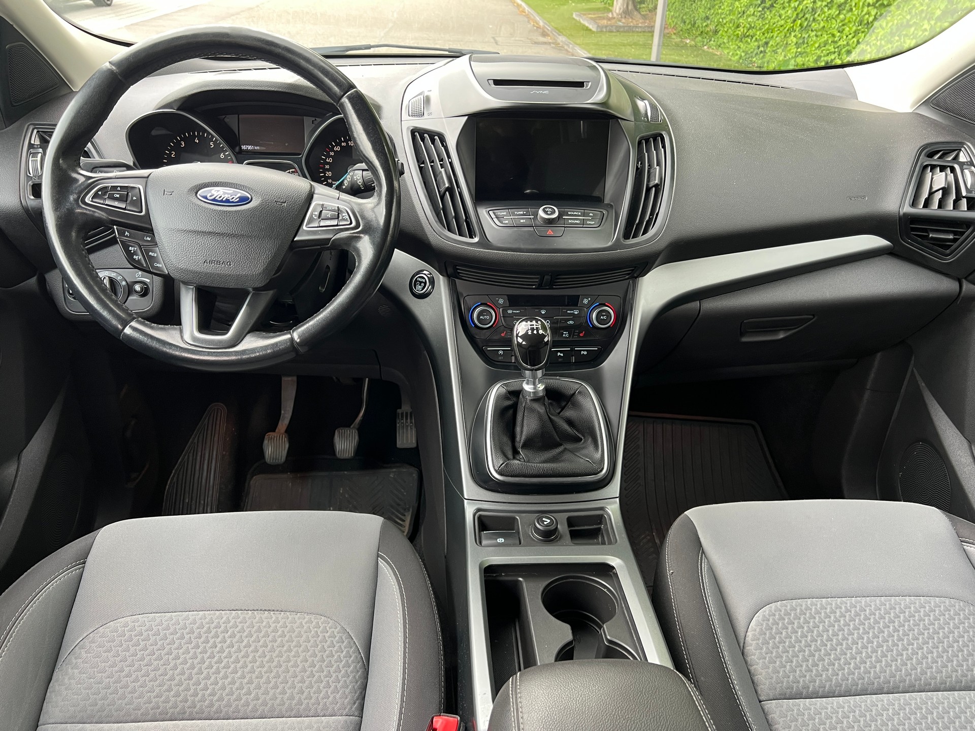 FORD Kuga 1.5 SCTi Business 2WD-image-5