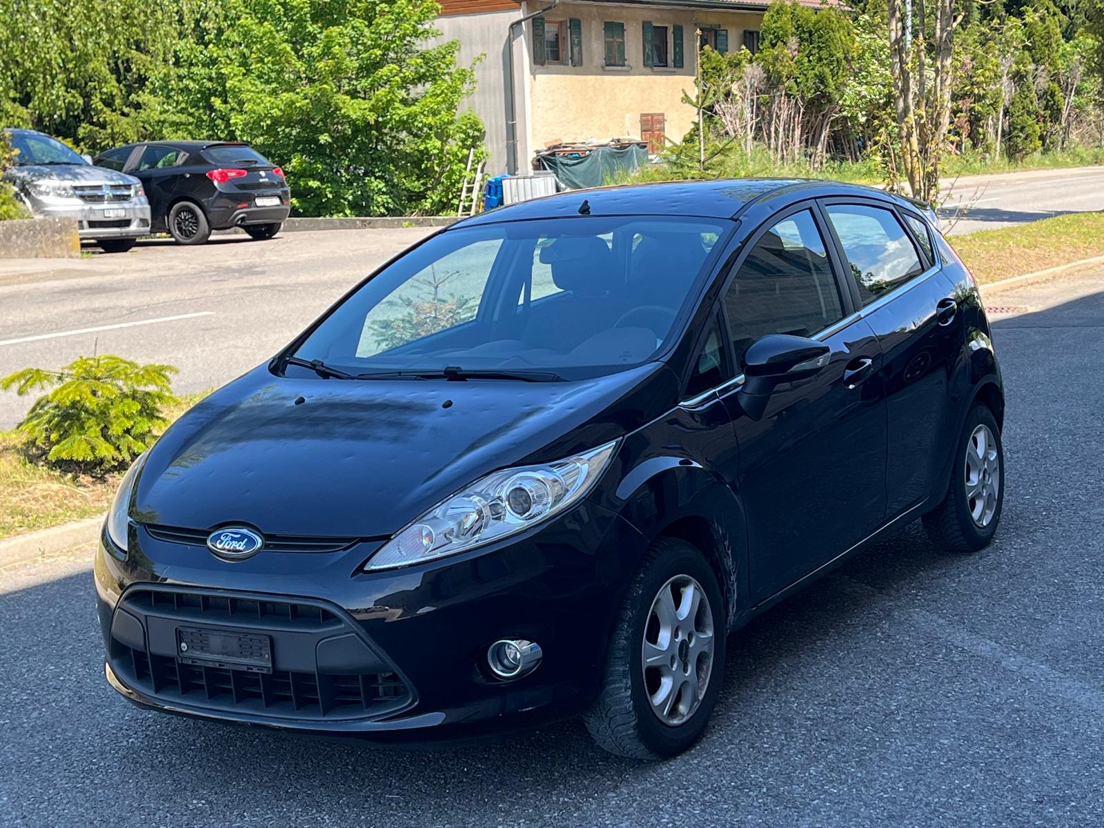 FORD Fiesta 1.4 16V Titanium-image-1