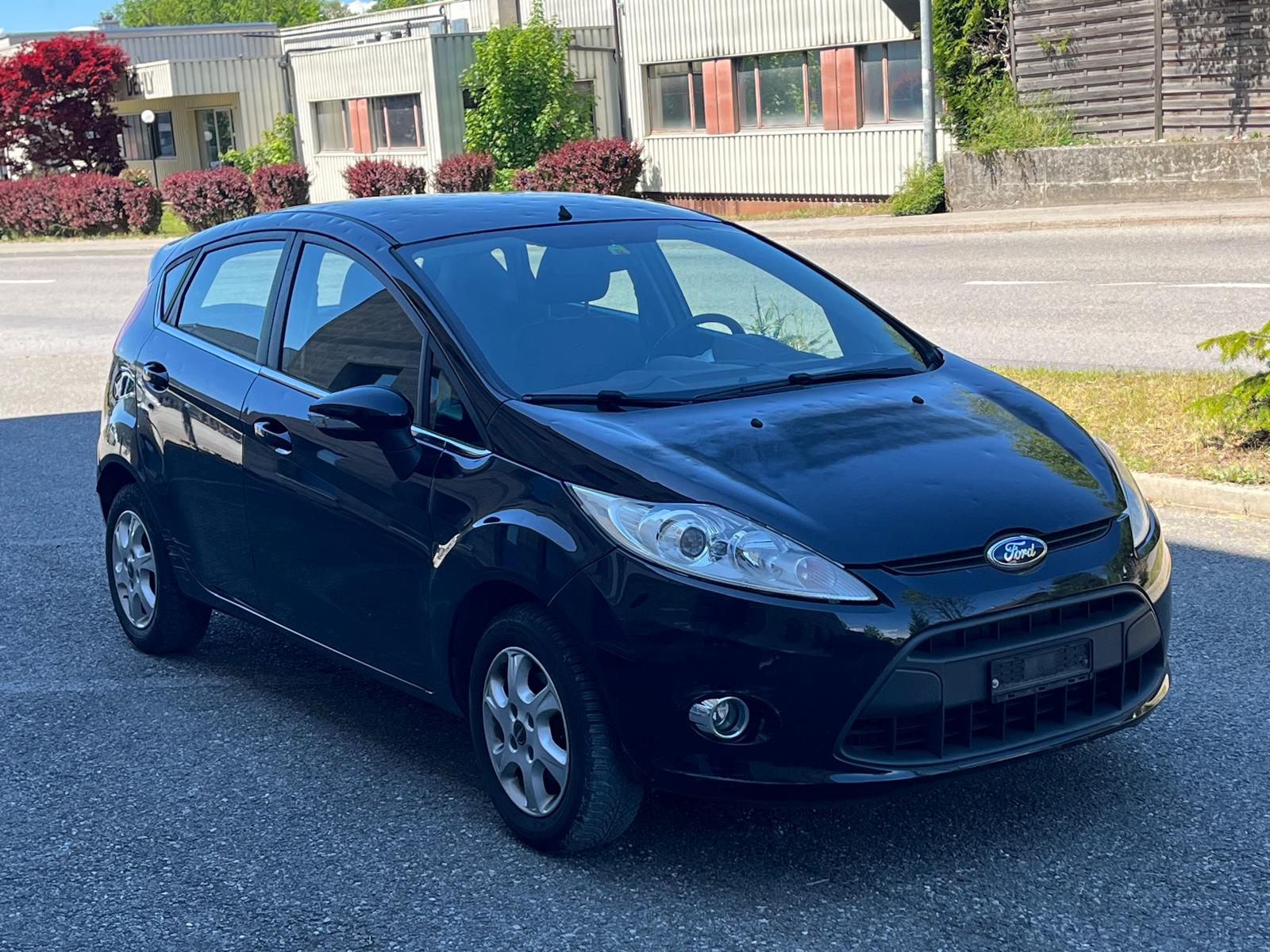 FORD Fiesta 1.4 16V Titanium-image-0