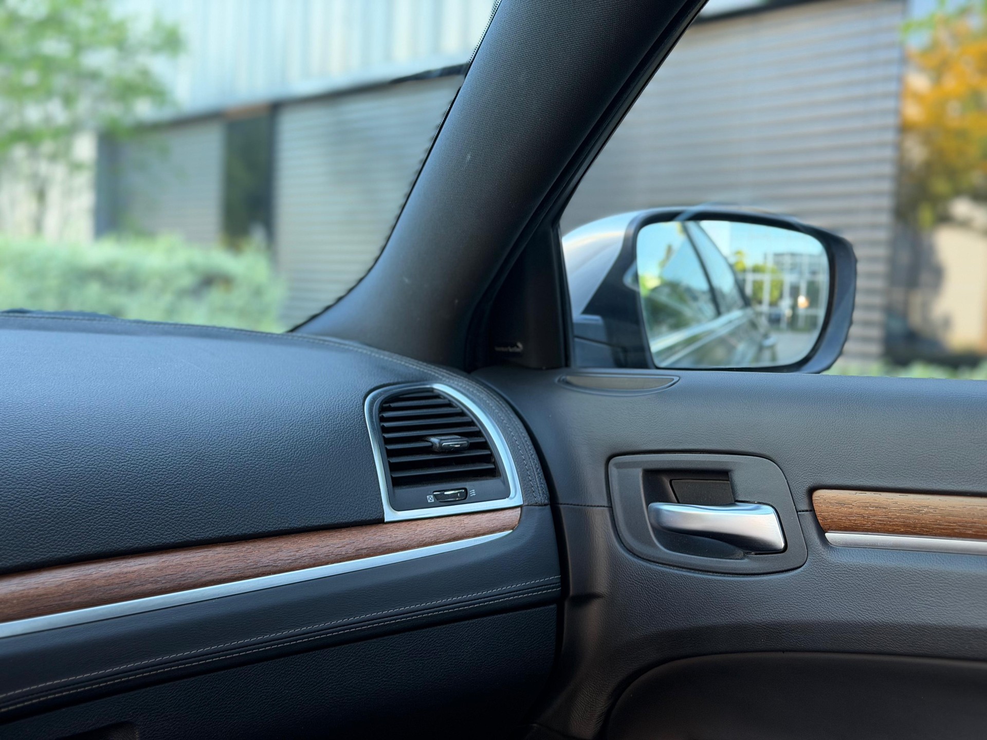 LANCIA Thema 3.6 Platinum 4WD Automatic-image-12