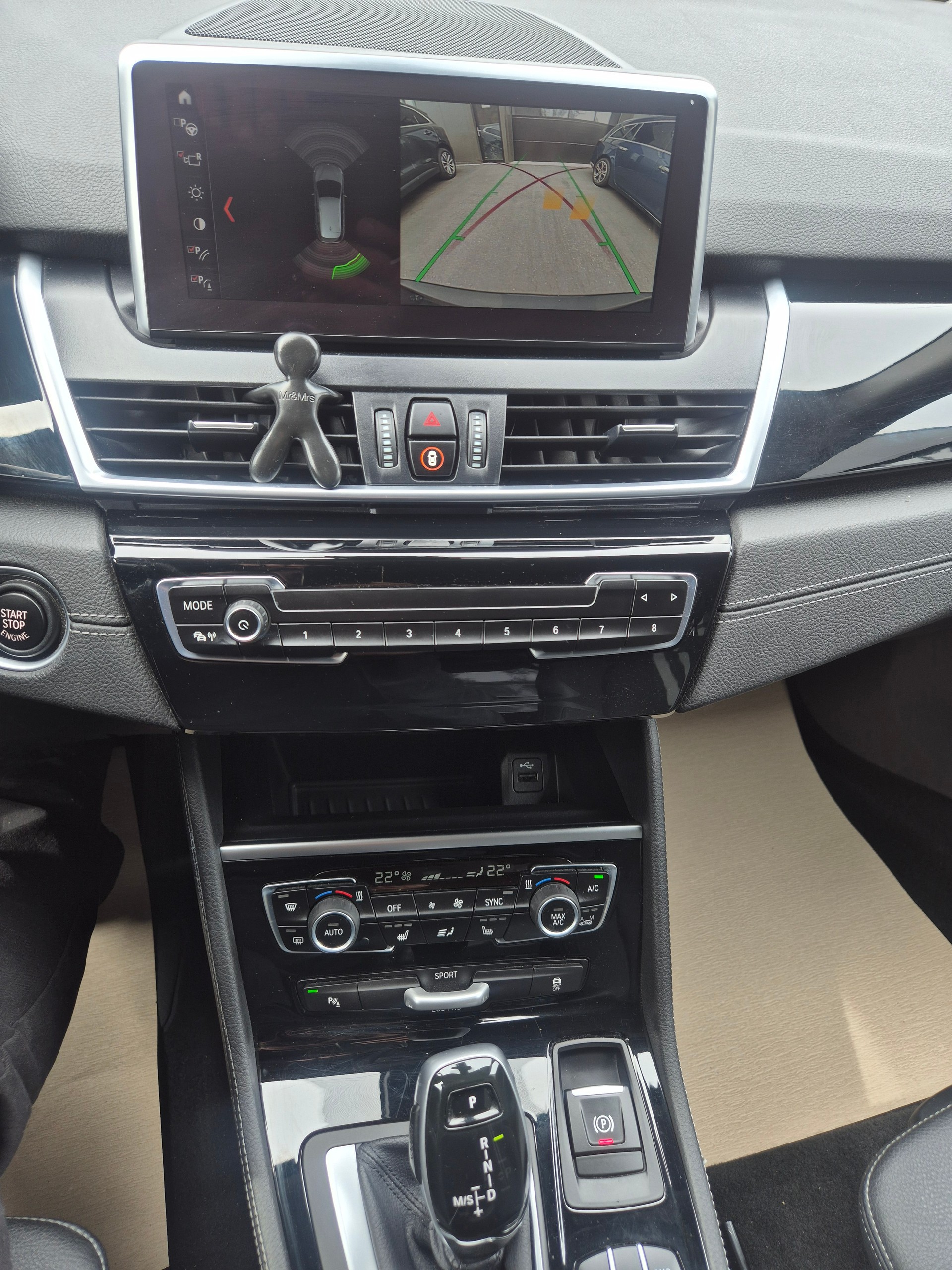 BMW 218d xDrive Active Tourer Steptronic-image-5