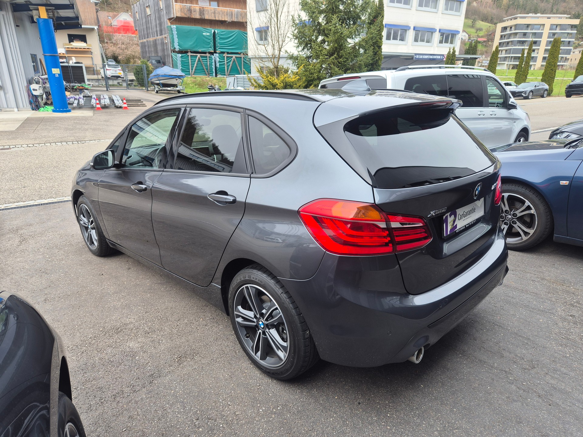 BMW 218d xDrive Active Tourer Steptronic-image-2