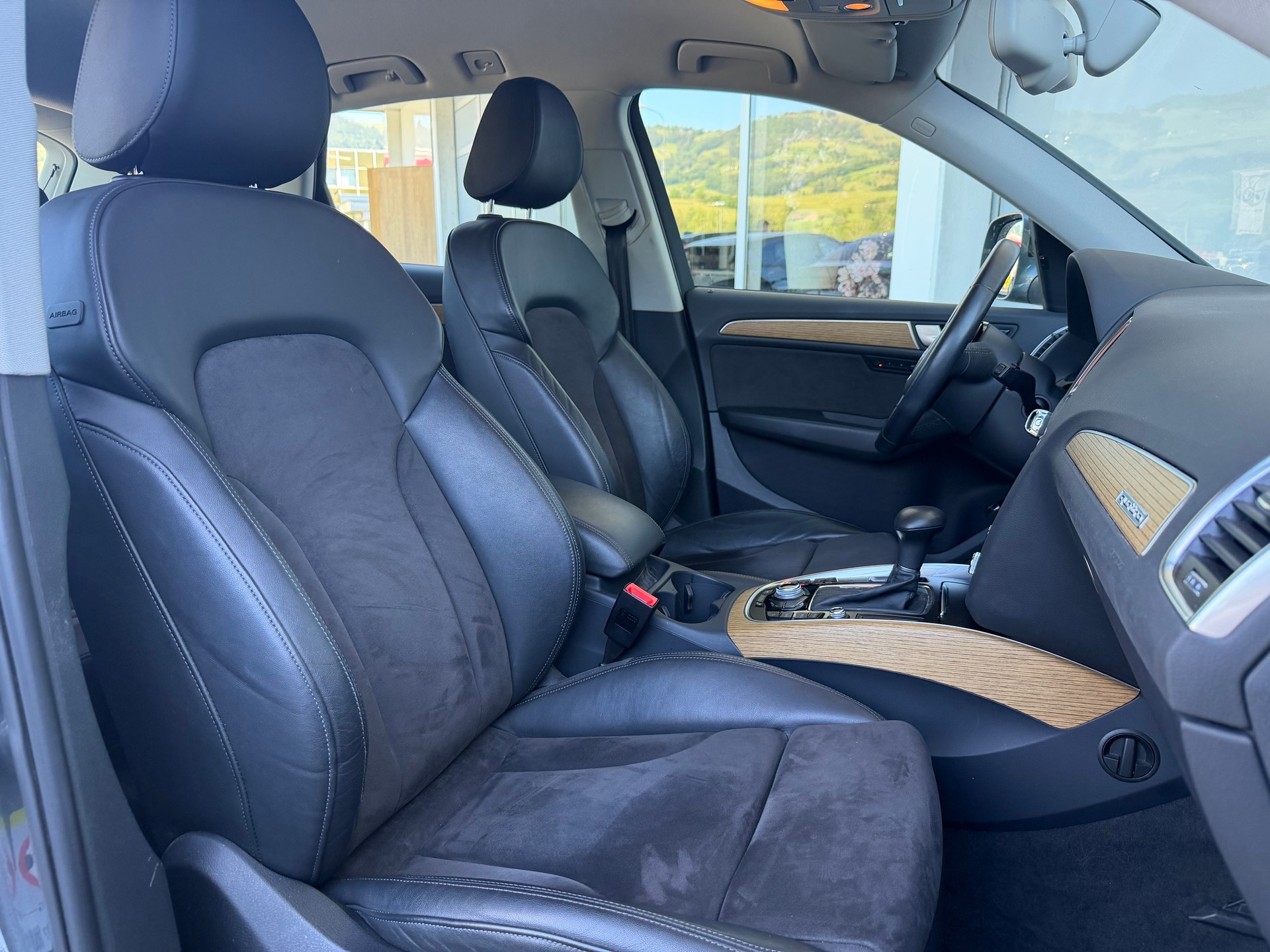 AUDI Q5 3.0 TDI quattro S-tronic-image-4