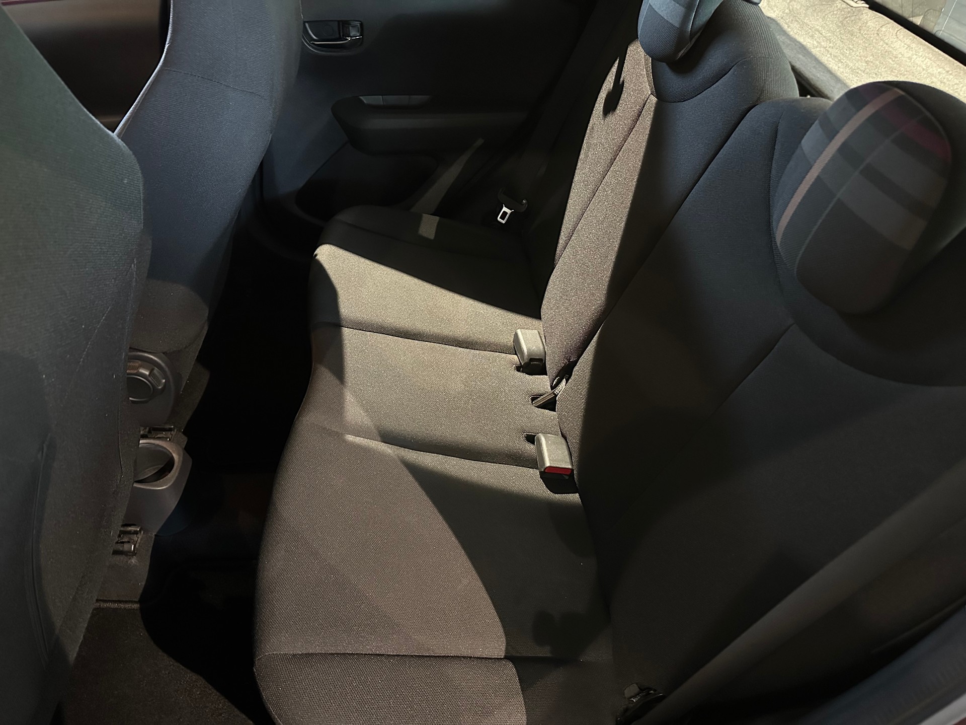 PEUGEOT 108 1.2 VTi Allure-image-12