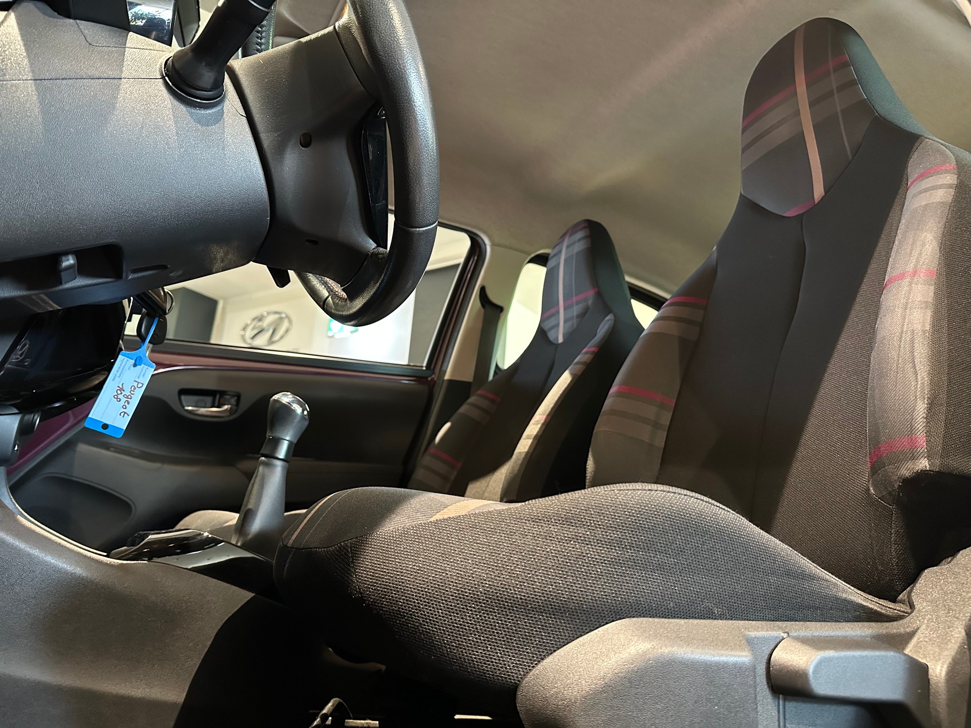 PEUGEOT 108 1.2 VTi Allure-image-10