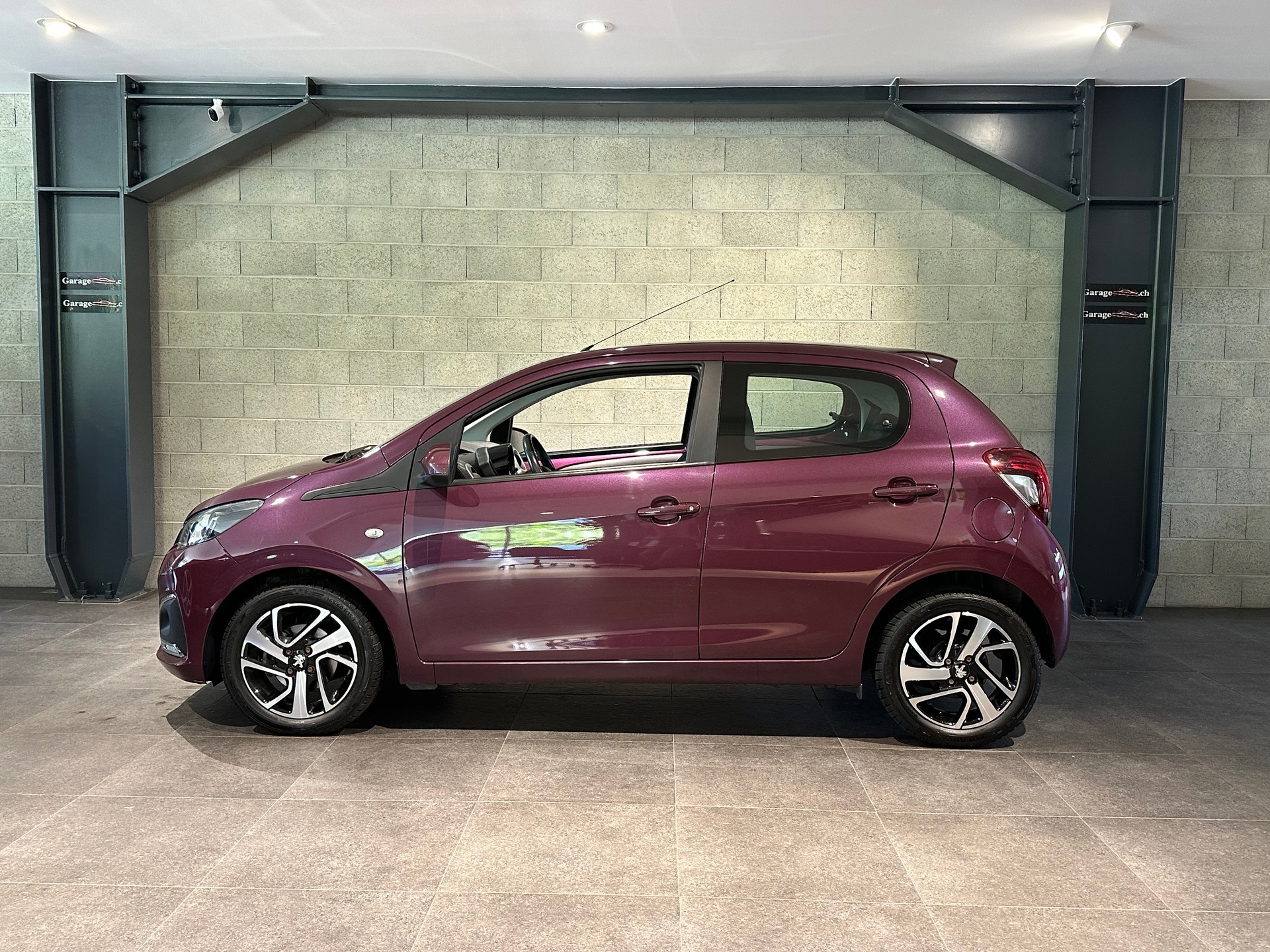 PEUGEOT 108 1.2 VTi Allure