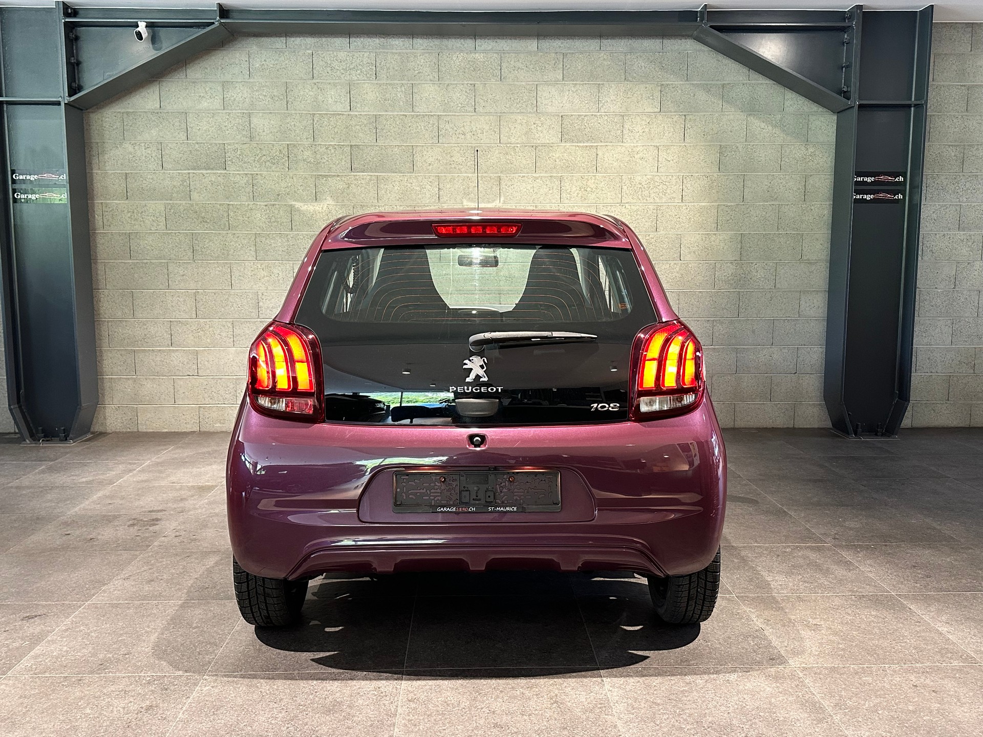 PEUGEOT 108 1.2 VTi Allure-image-5