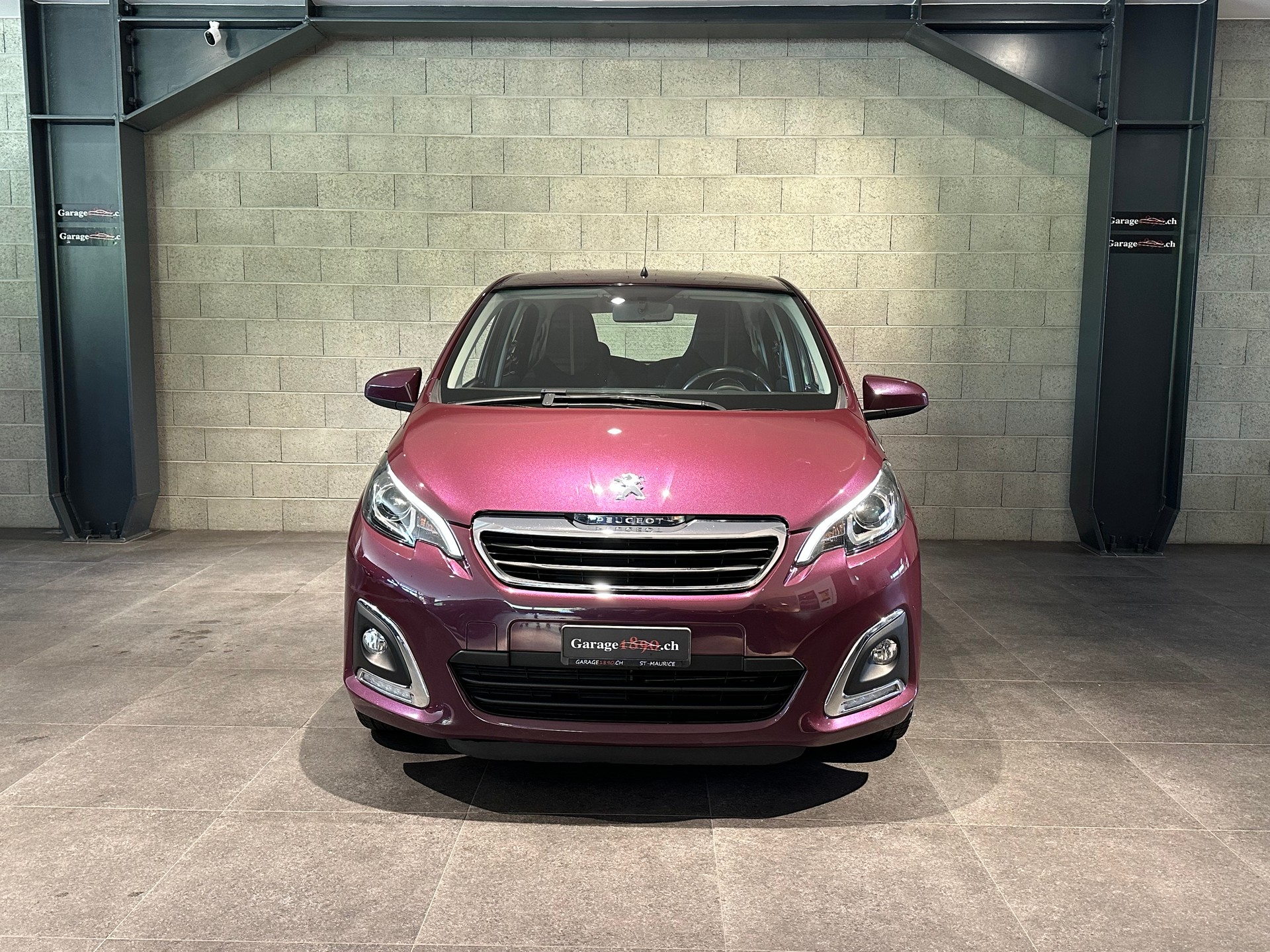 PEUGEOT 108 1.2 VTi Allure-image-2
