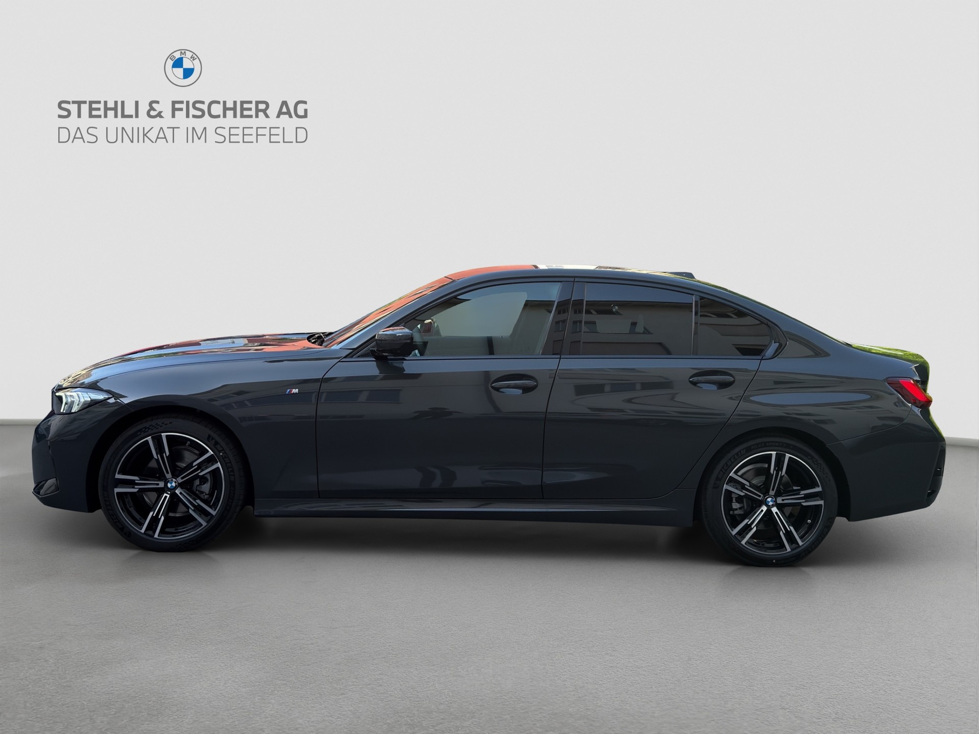 BMW 320d xDrive 48V Steptronic M Sport-showroom-element-2