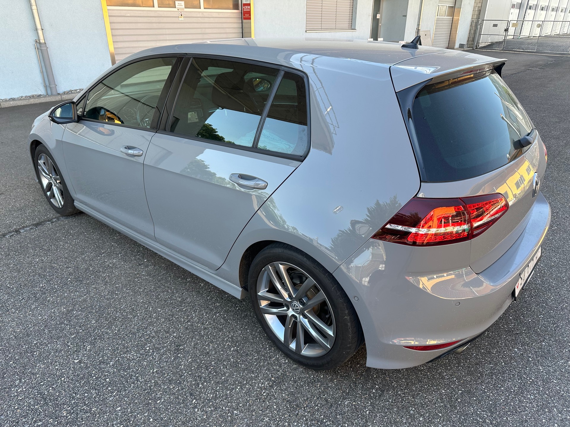VW Golf 1.4 TSI R-Line DSG-image-4