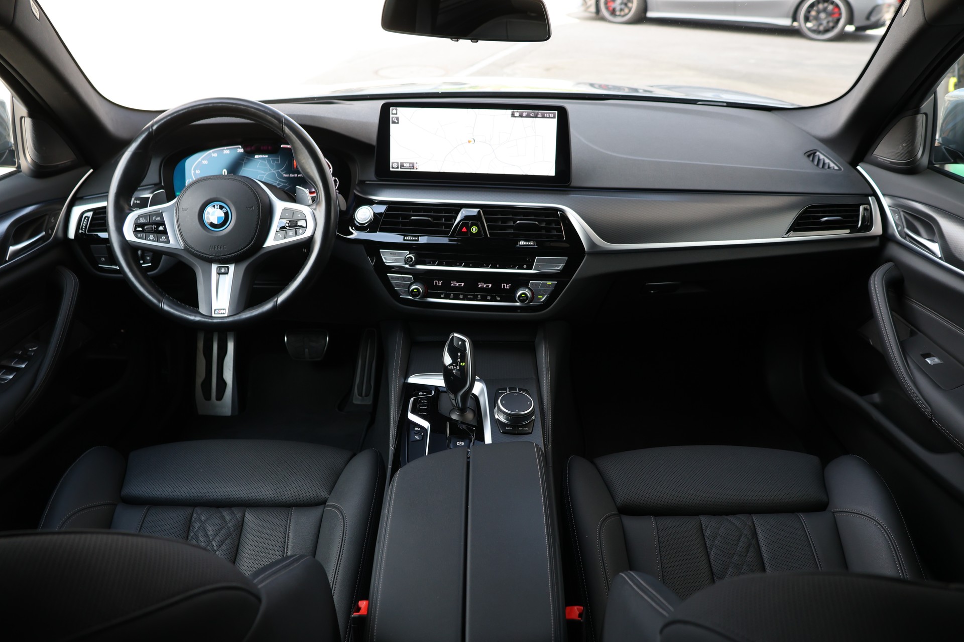 BMW 530e xDrive Touring Pure M Sport Steptronic (CH)-image-14