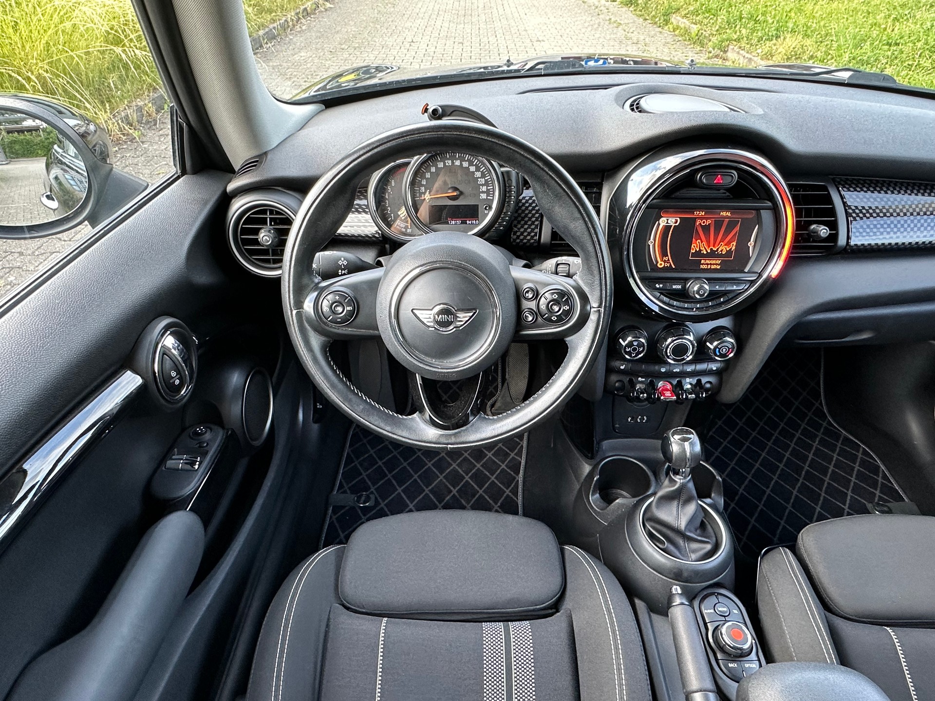 MINI Cooper S-image-10