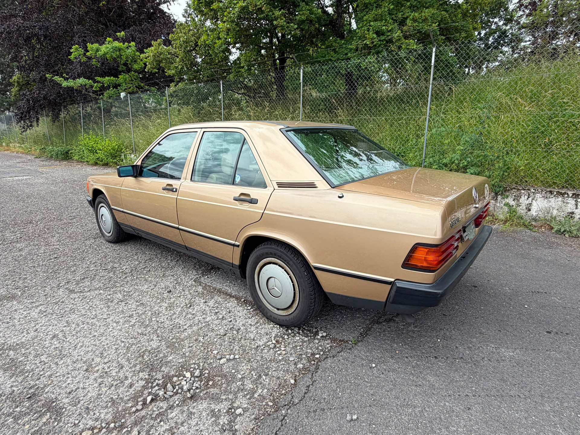 MERCEDES-BENZ 190 E 2.0