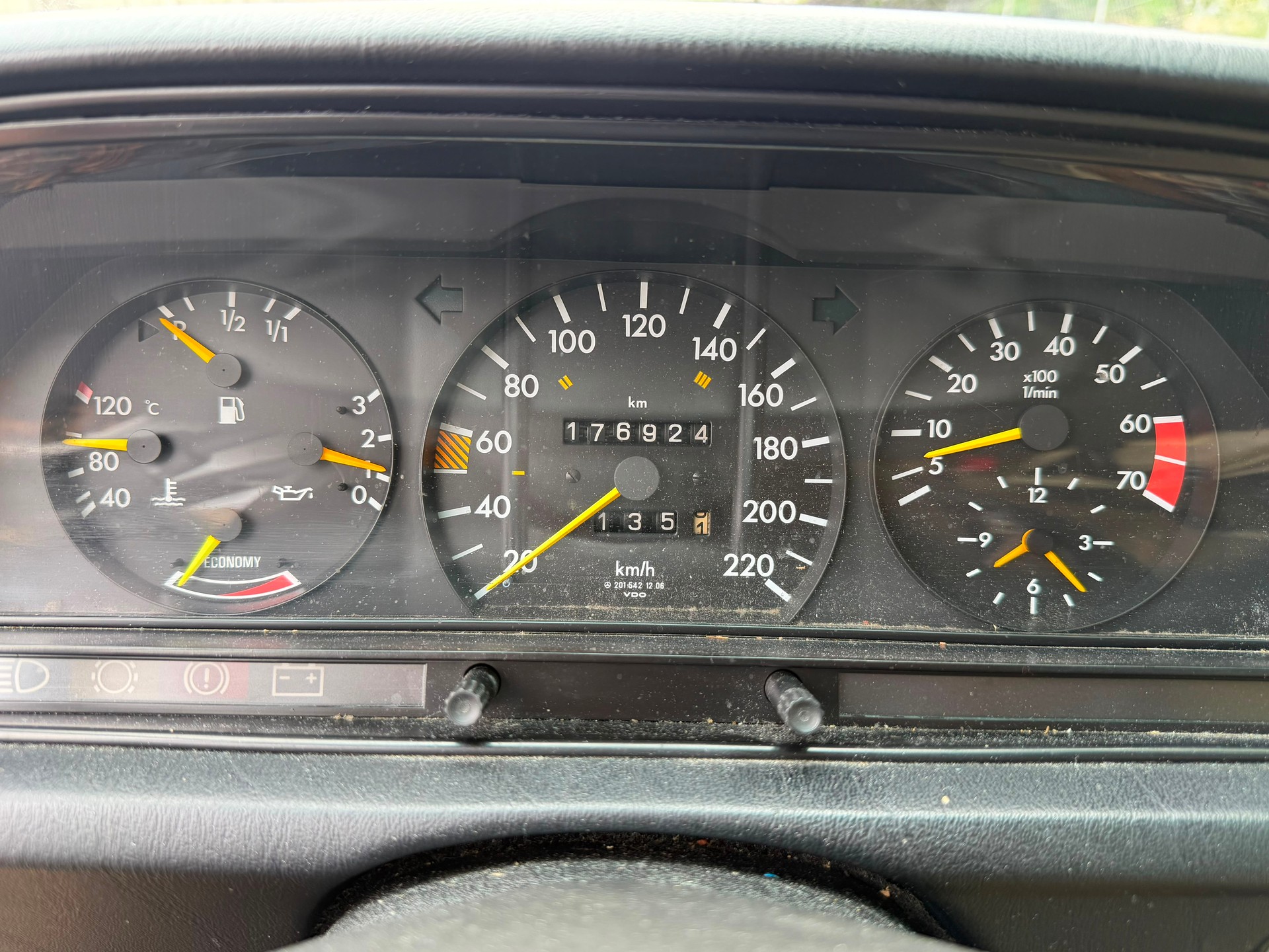 MERCEDES-BENZ 190 E 2.0-image-7