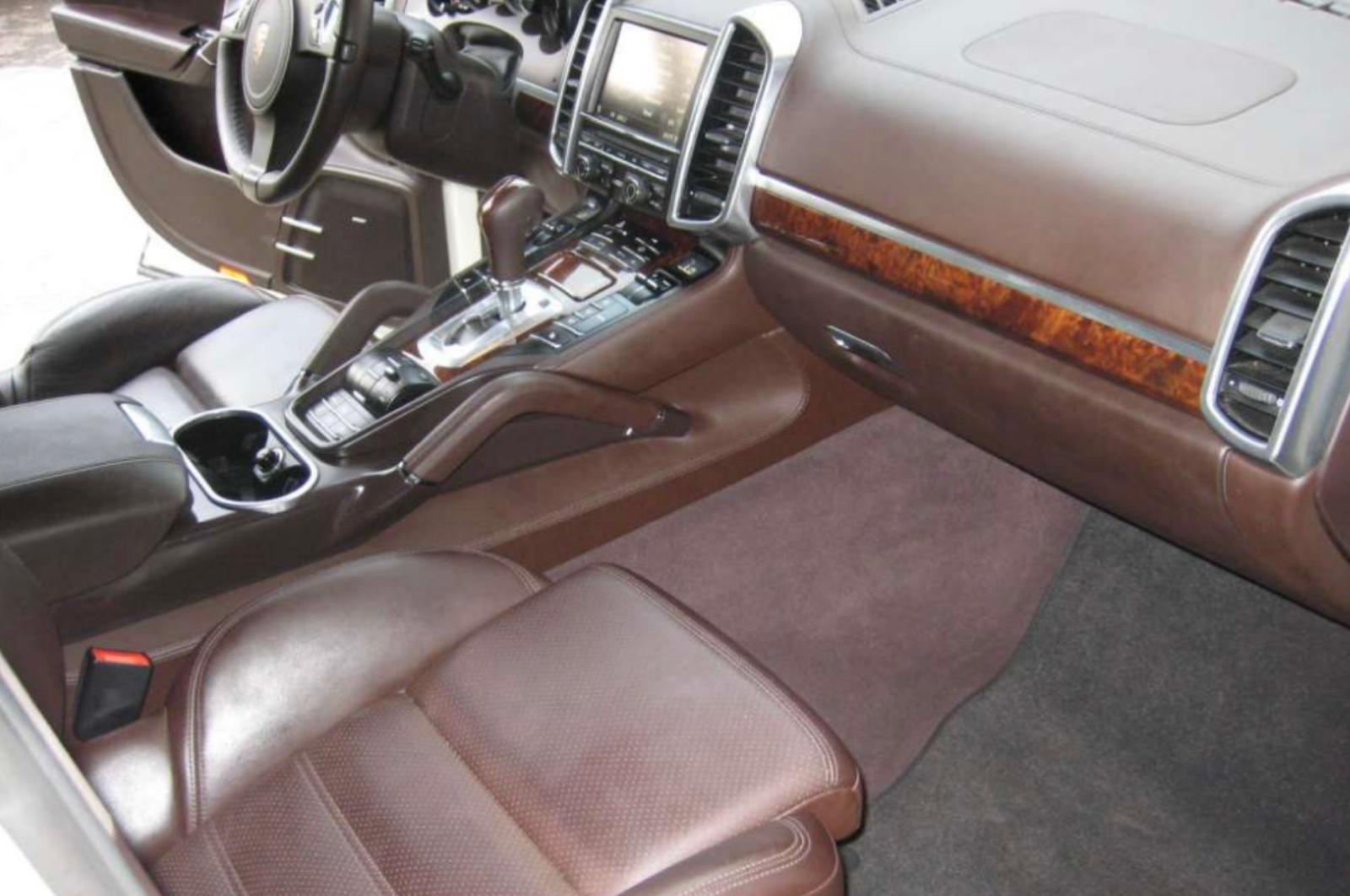 PORSCHE 3.0 V6 S Hybrid-image-3