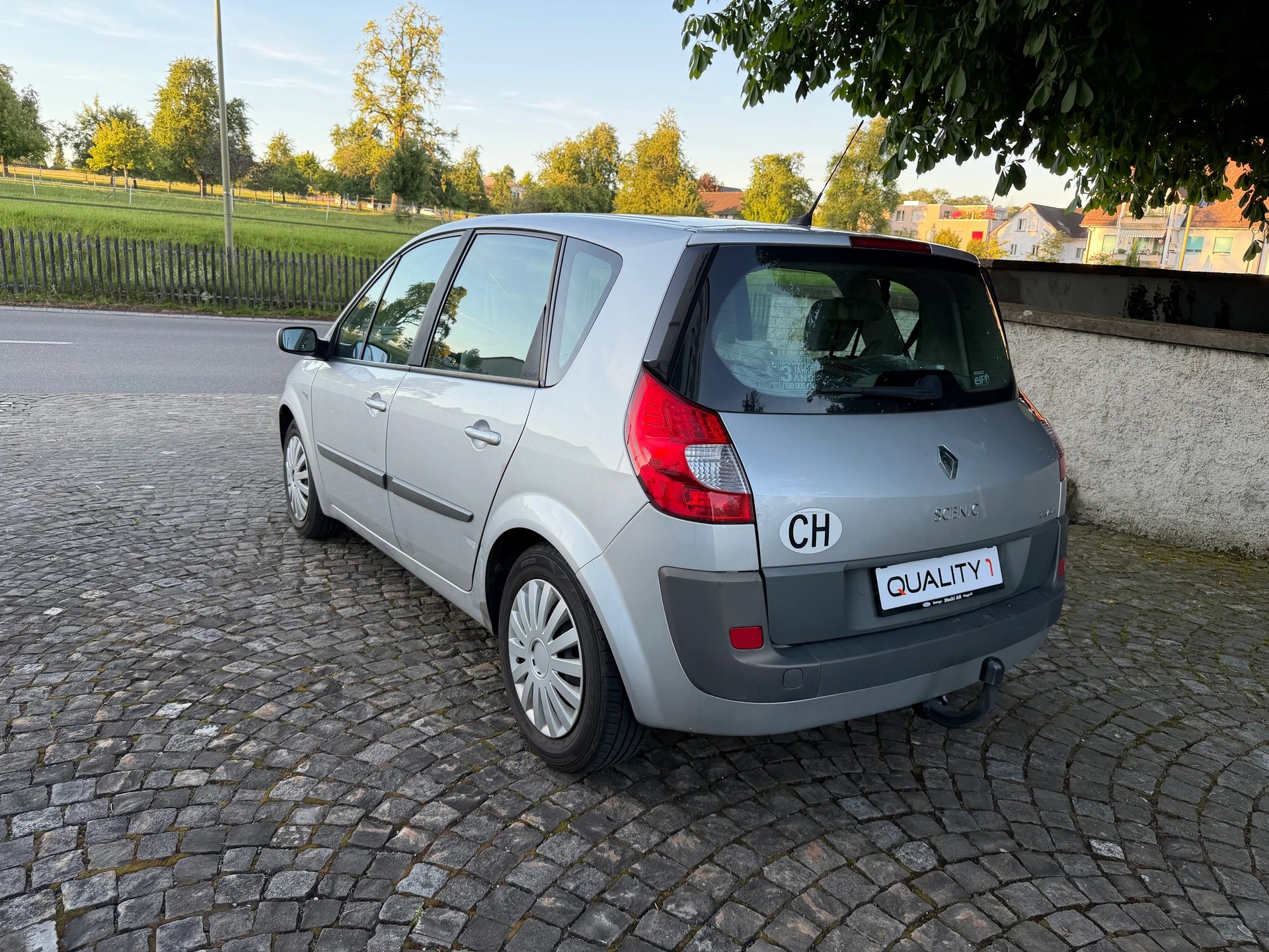 RENAULT Scénic 2.0 16V Dynamique / Ab MFK / Service gepflegt/ 8 Fach / Navi / Klima / Tempomat / Anhängerkupplung-image-6