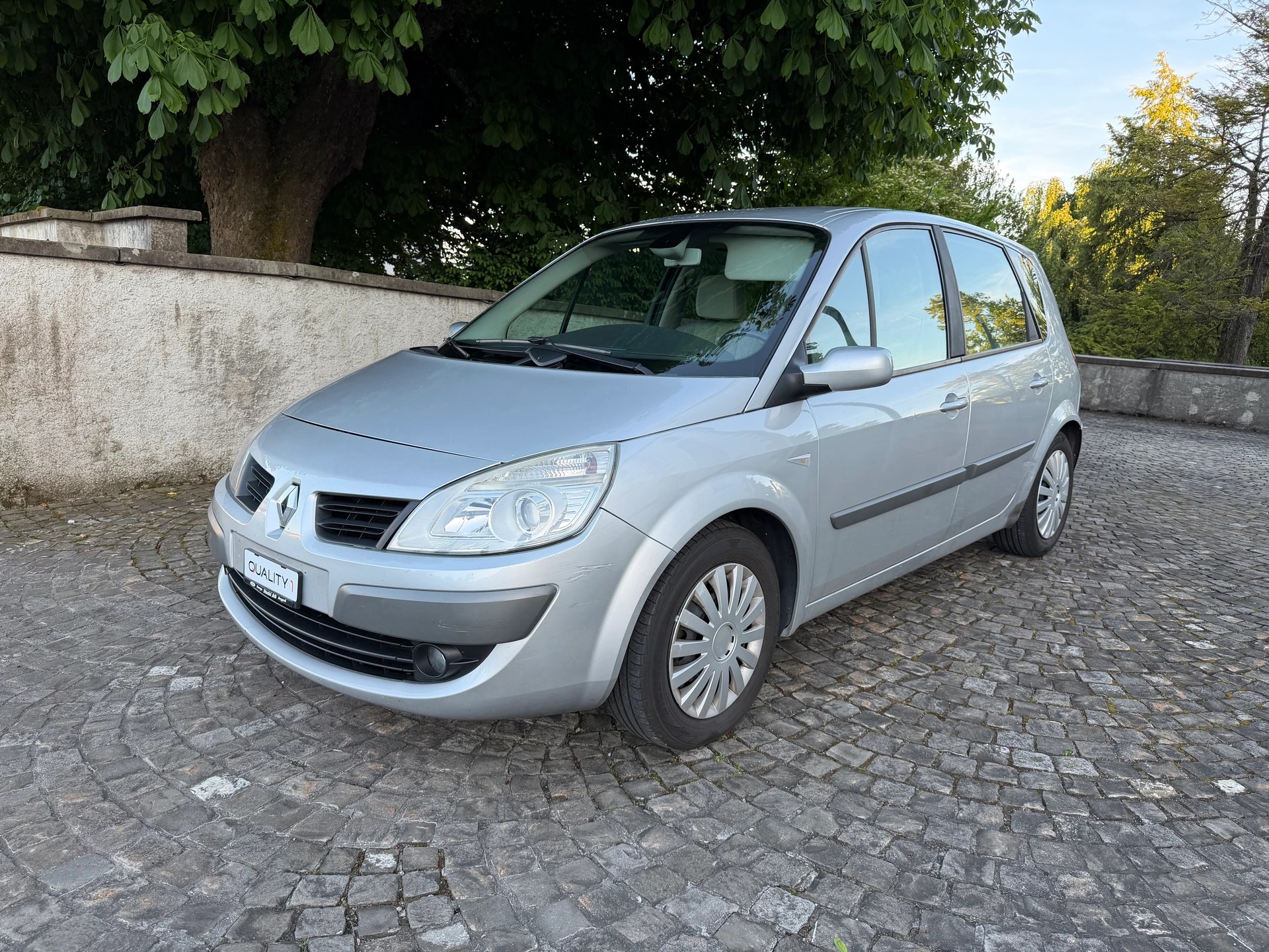 RENAULT Scénic 2.0 16V Dynamique / Ab MFK / Service gepflegt/ 8 Fach / Navi / Klima / Tempomat / Anhängerkupplung